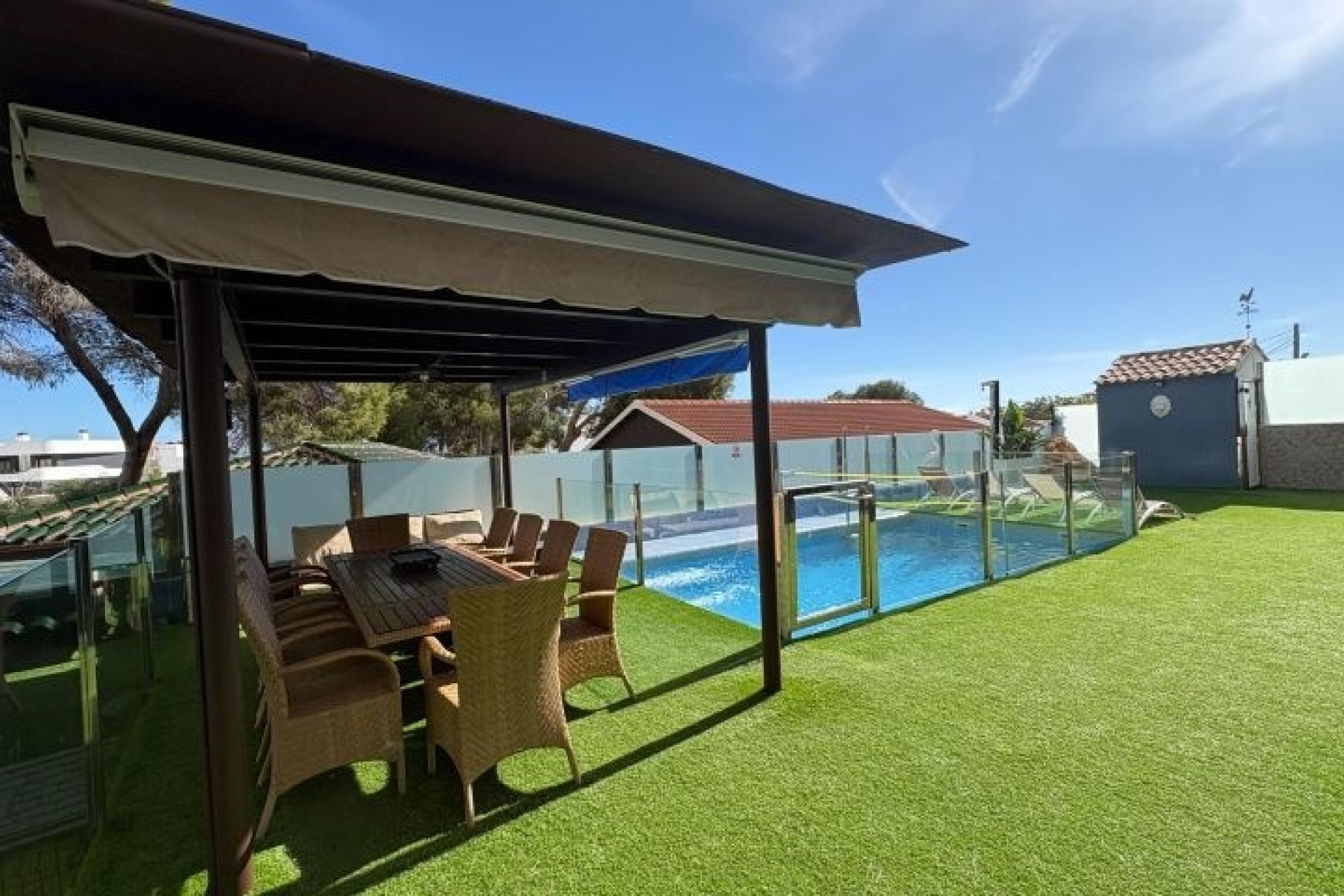 Venta - Chalet Independiente -
Orihuela Costa