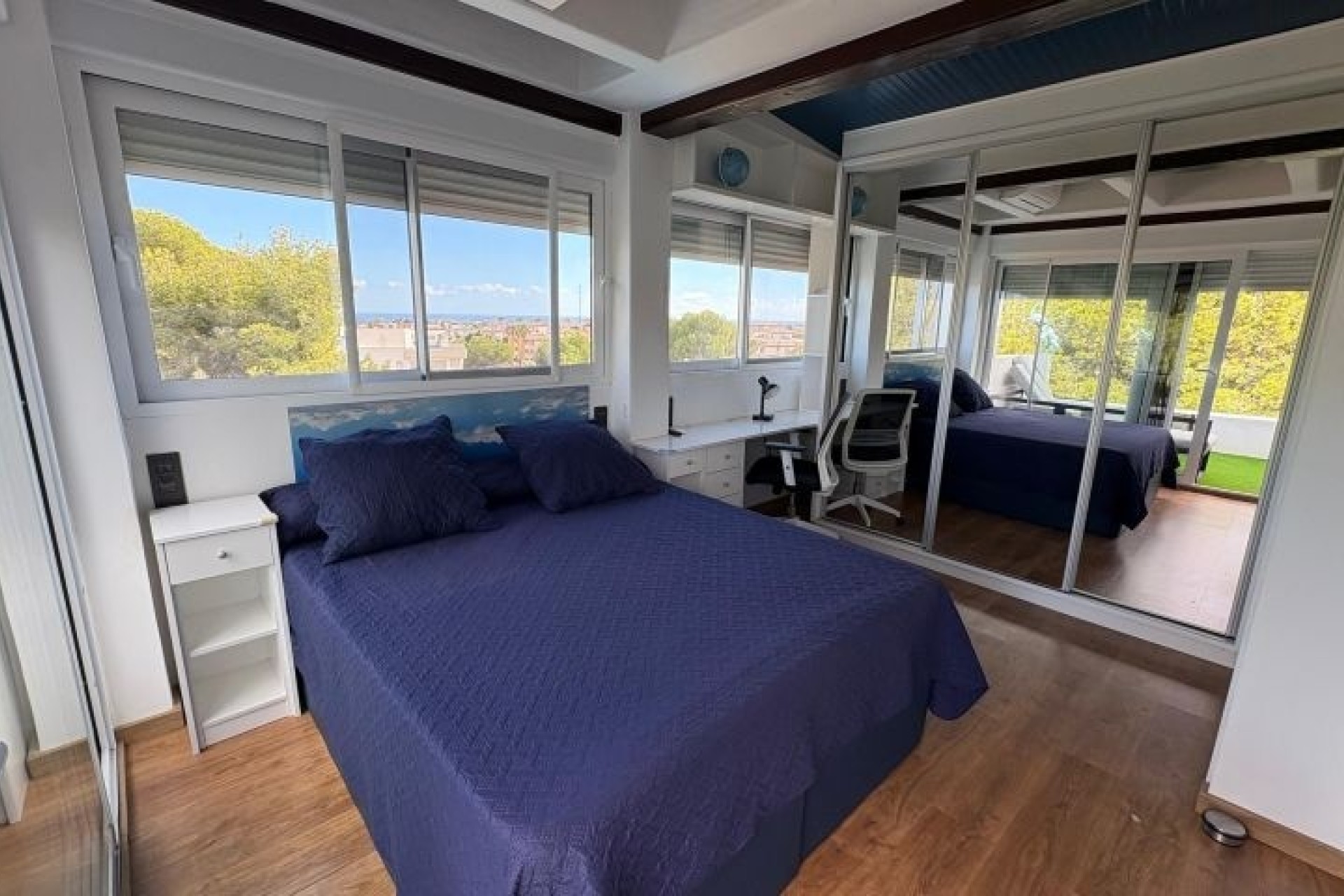 Venta - Chalet Independiente -
Orihuela Costa