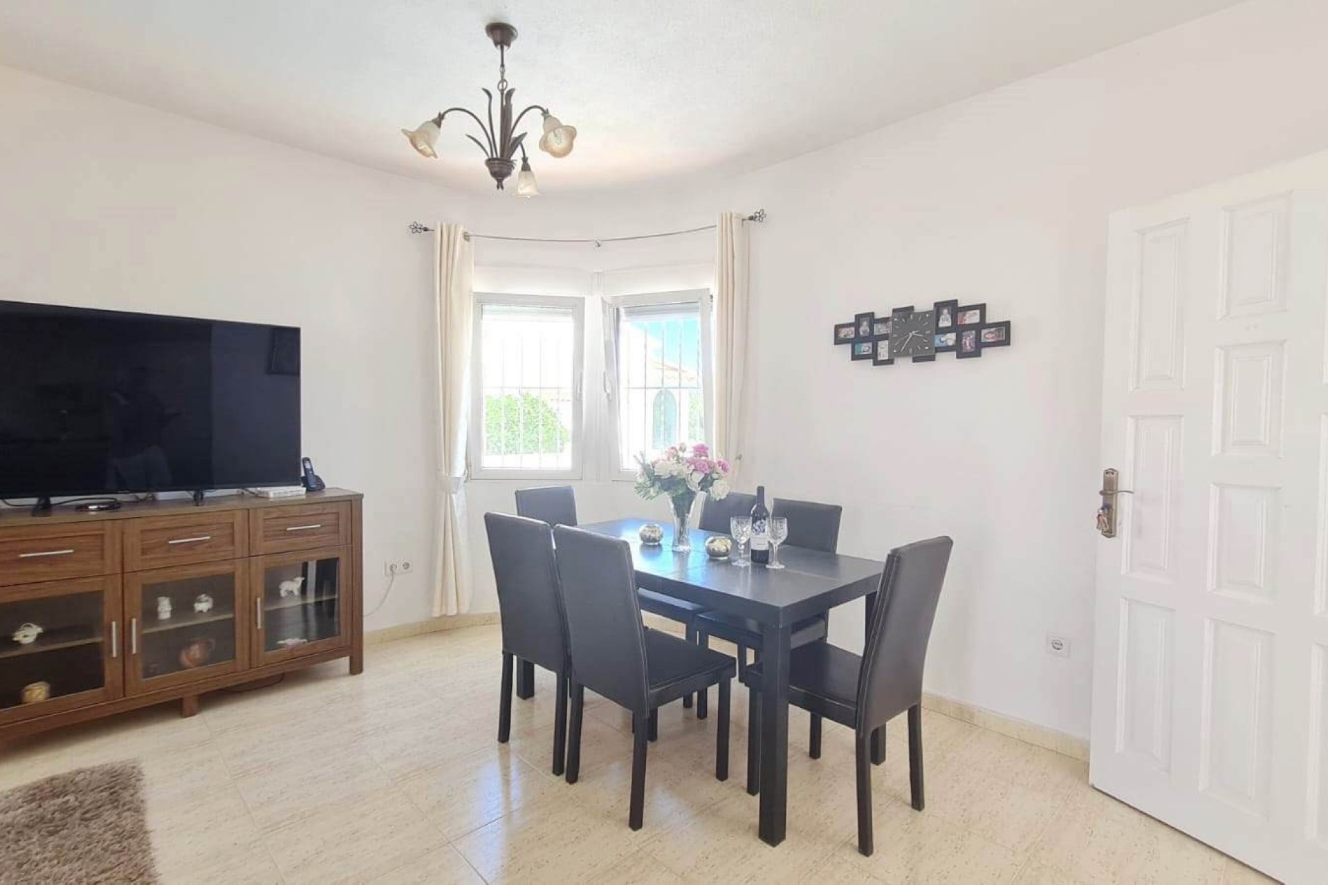 Venta - Chalet Independiente -
Orihuela Costa