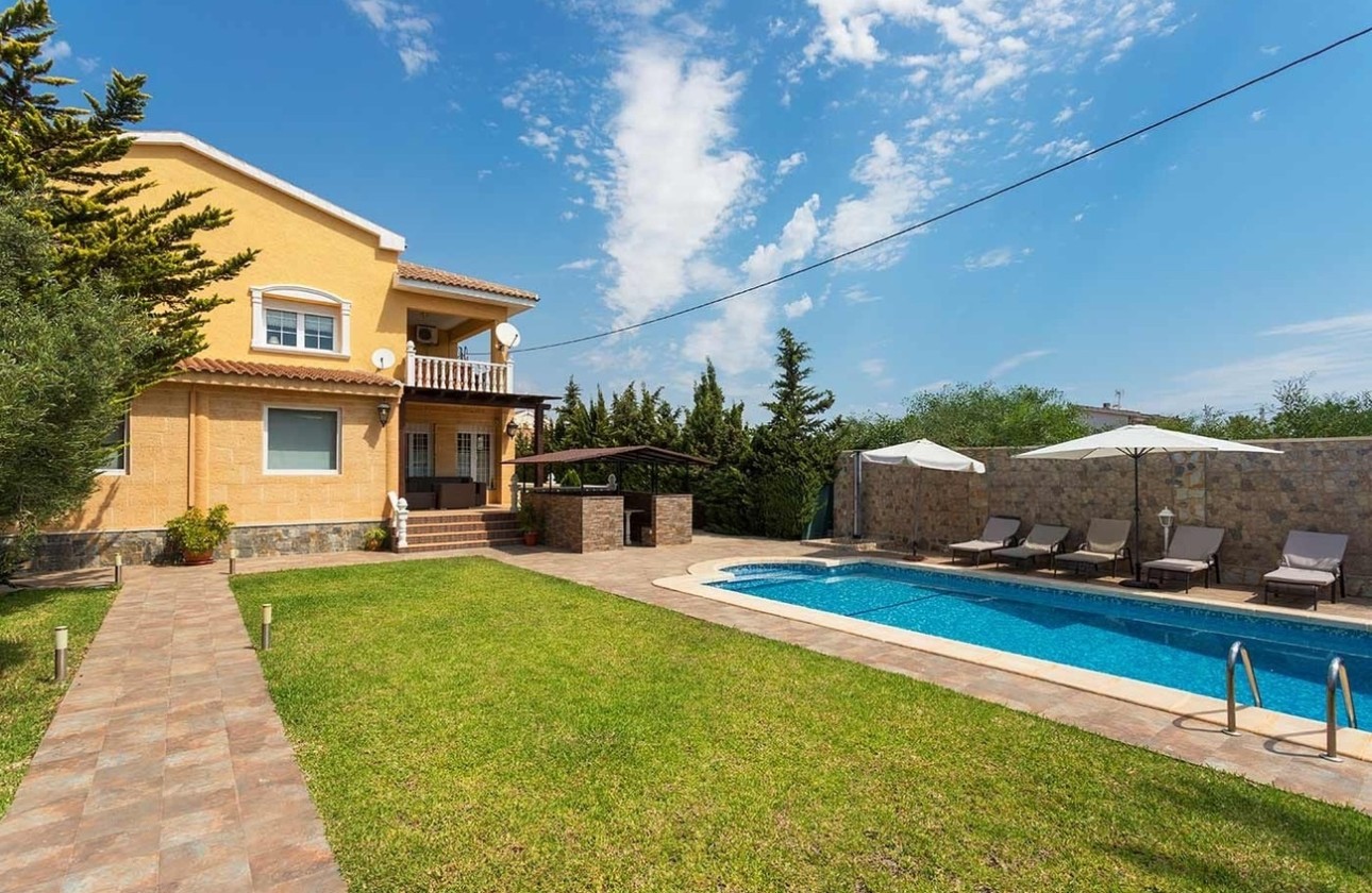 Venta - Chalet Independiente -
Orihuela Costa