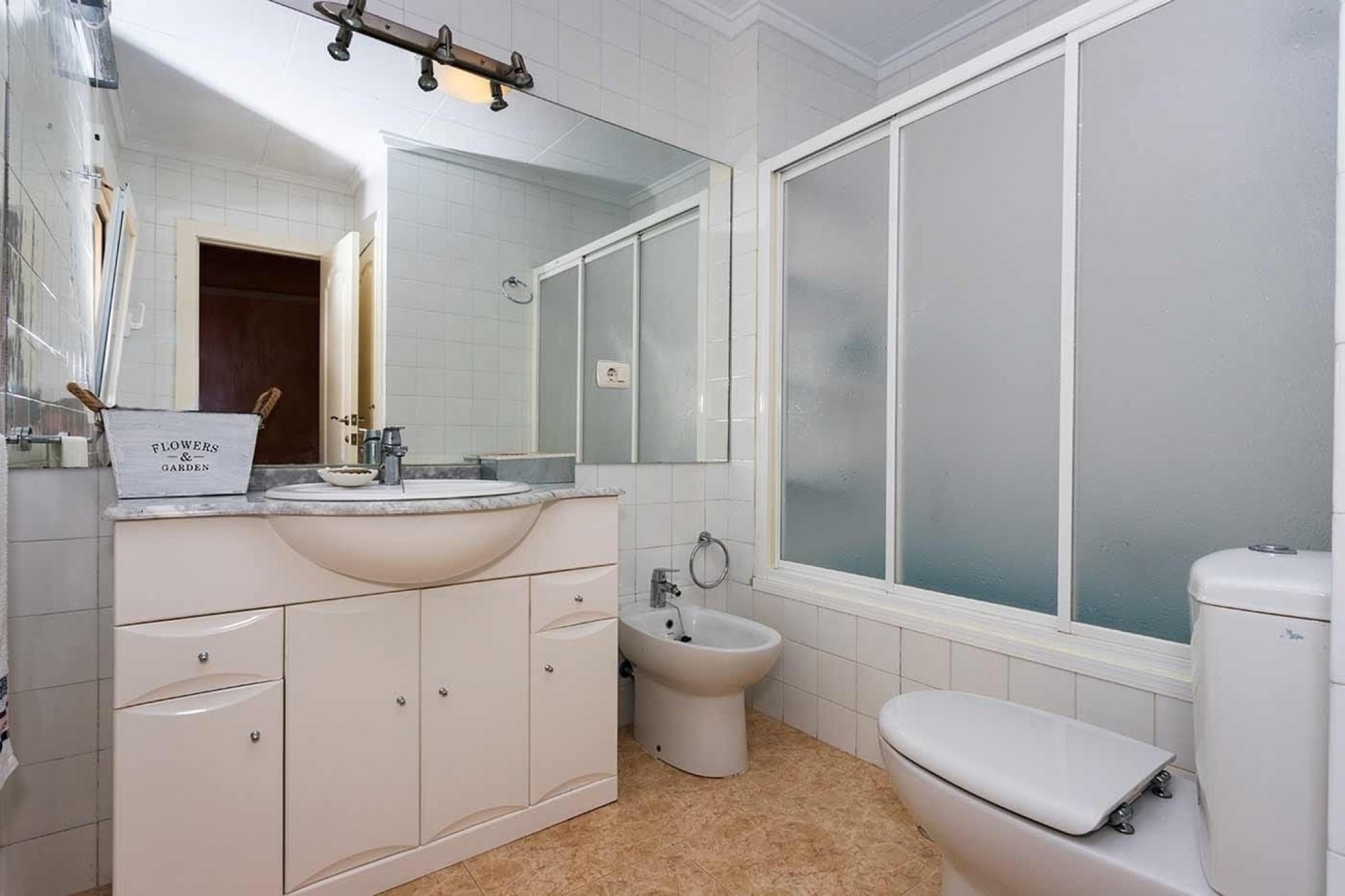 Venta - Chalet Independiente -
Orihuela Costa