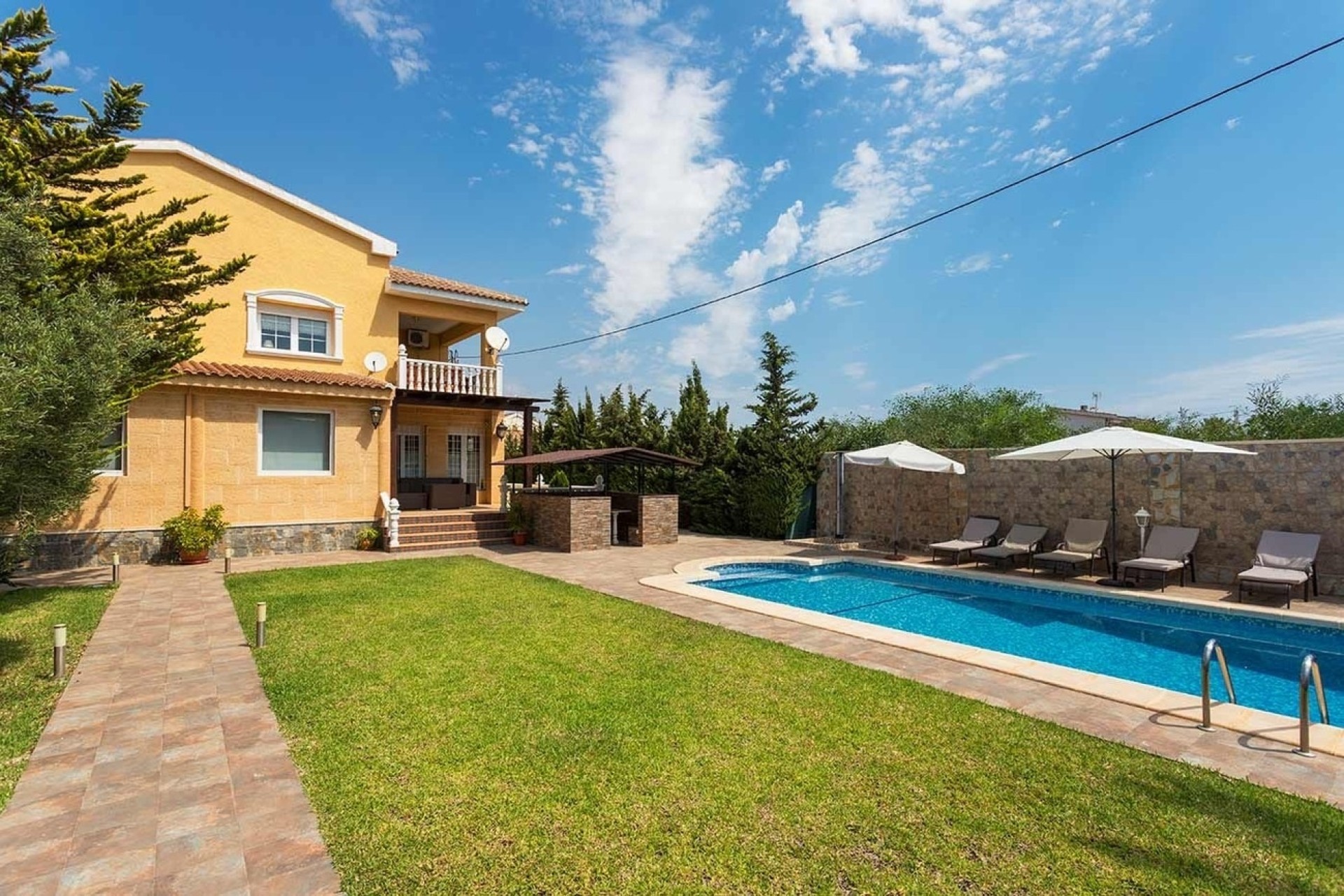 Venta - Chalet Independiente -
Orihuela Costa