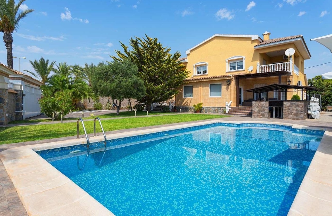 Venta - Chalet Independiente -
Orihuela Costa