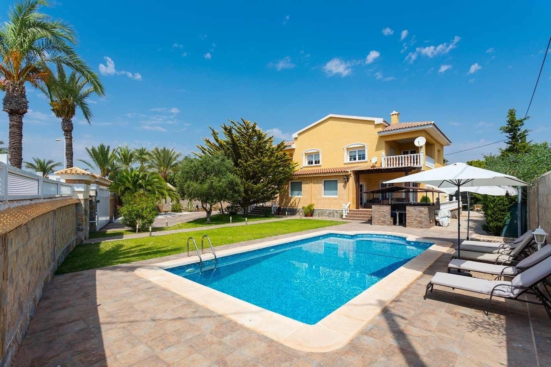 Venta - Chalet Independiente -
Orihuela Costa