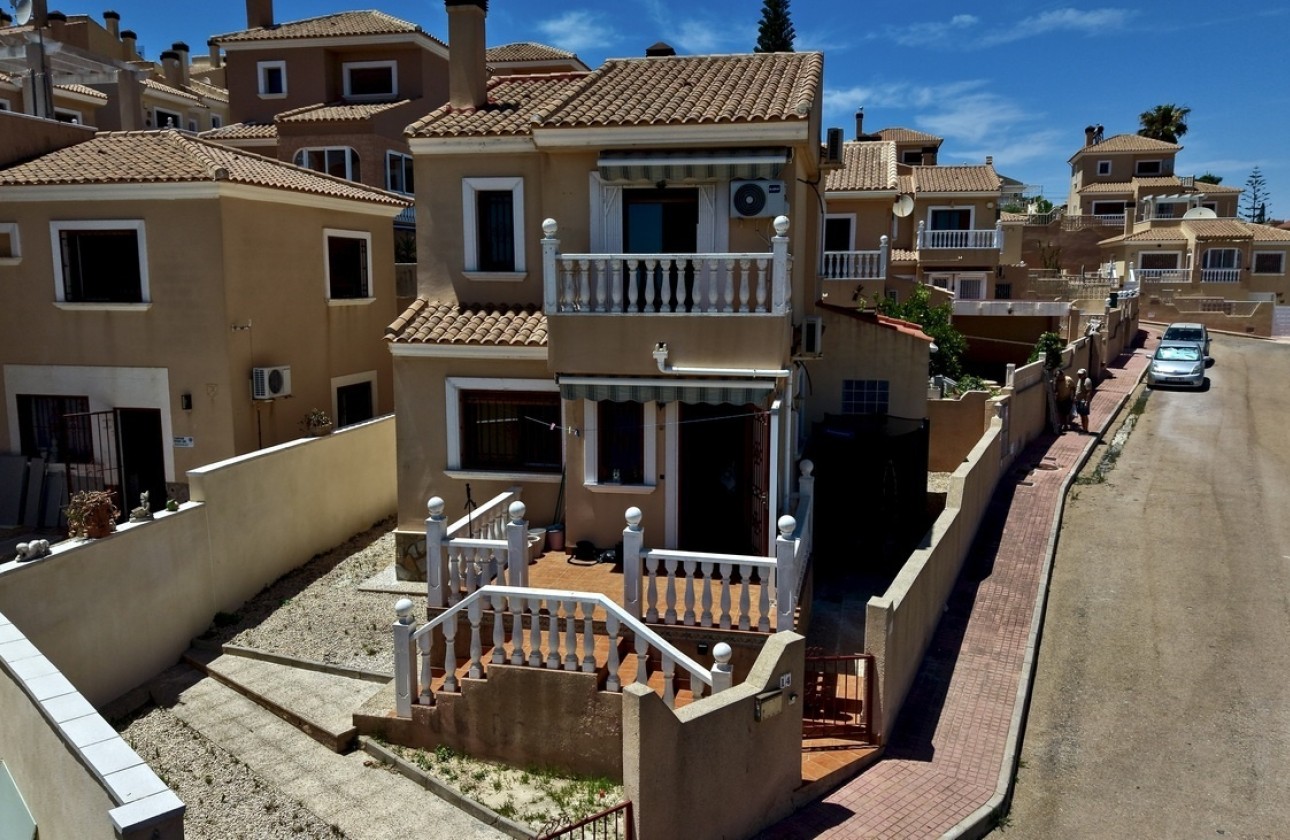 Venta - Chalet Independiente -
Orihuela Costa