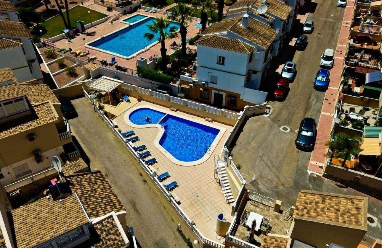 Venta - Chalet Independiente -
Orihuela Costa
