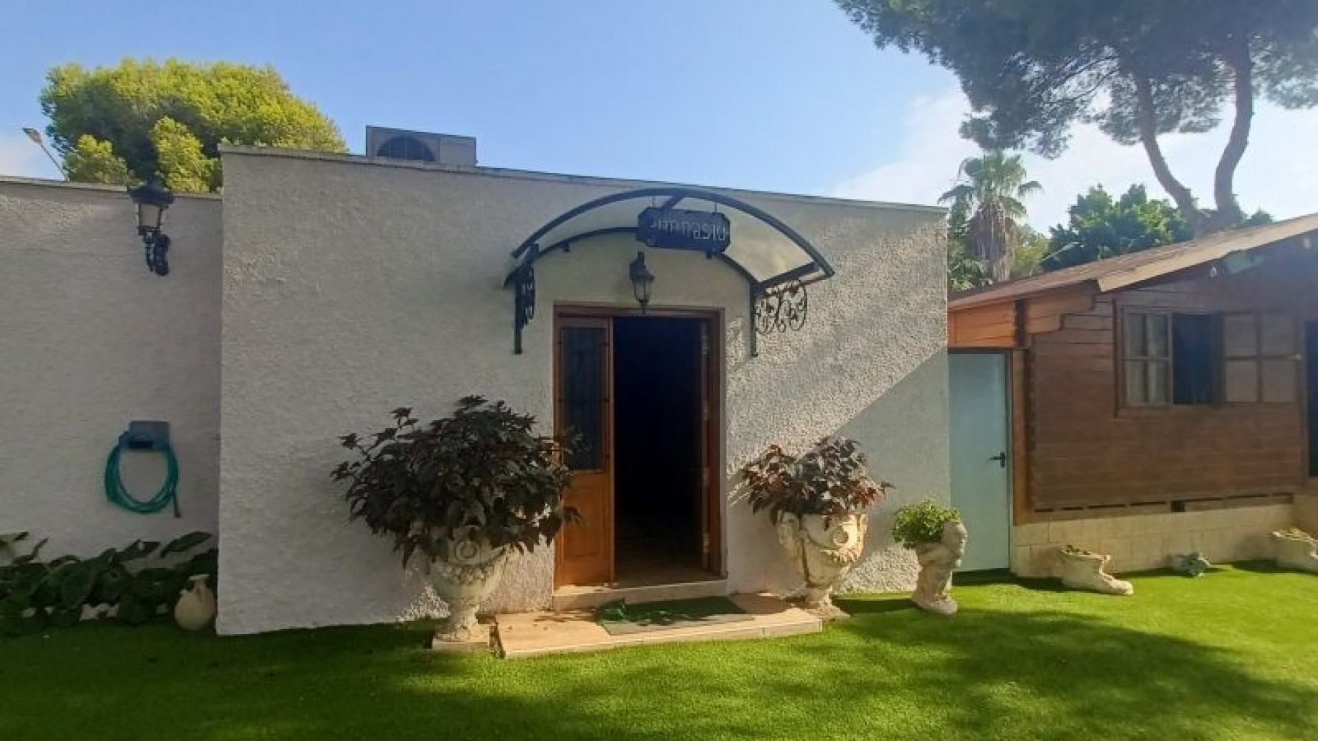 Venta - Chalet Independiente -
Orihuela Costa