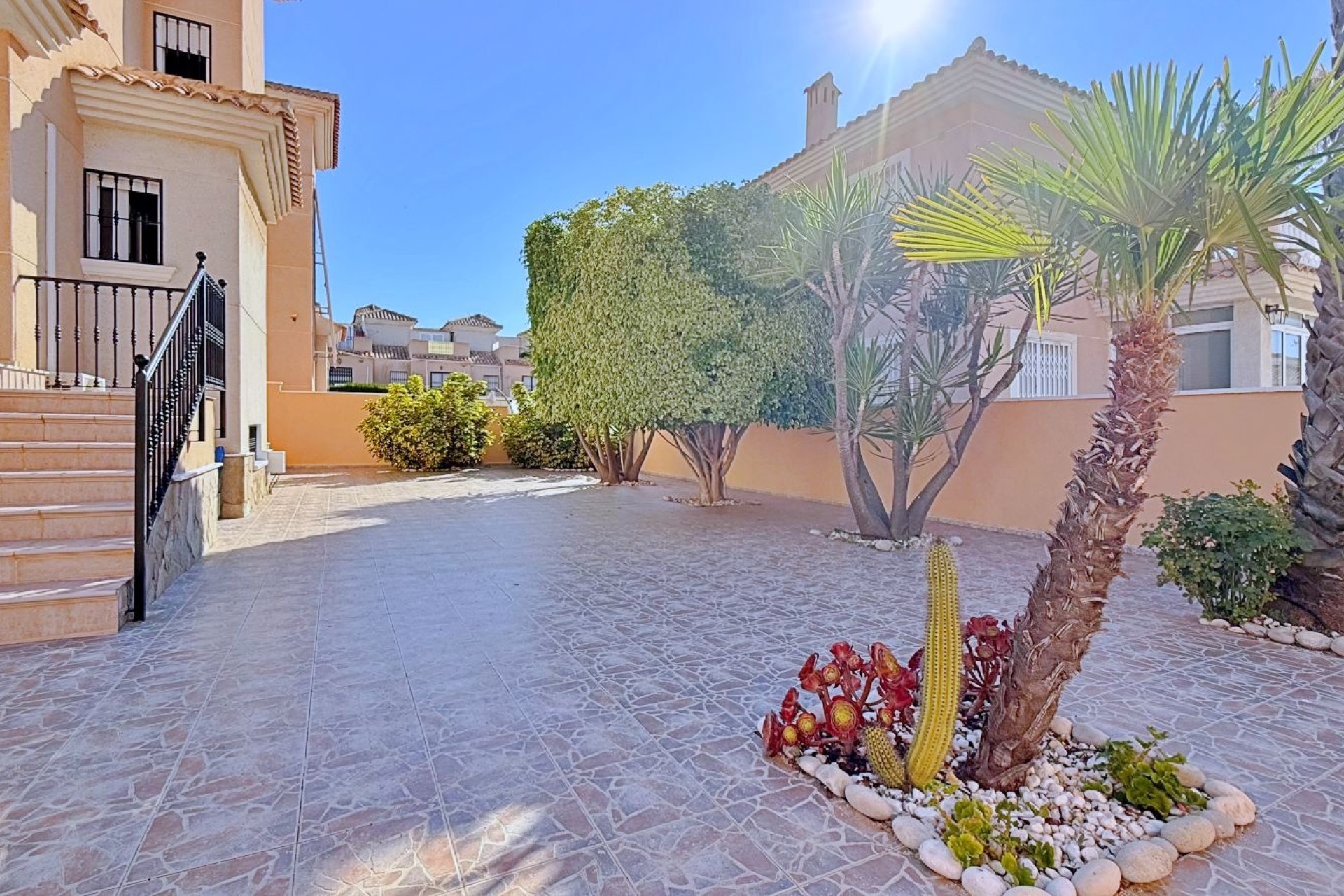 Venta - Chalet Independiente -
Orihuela - Inland