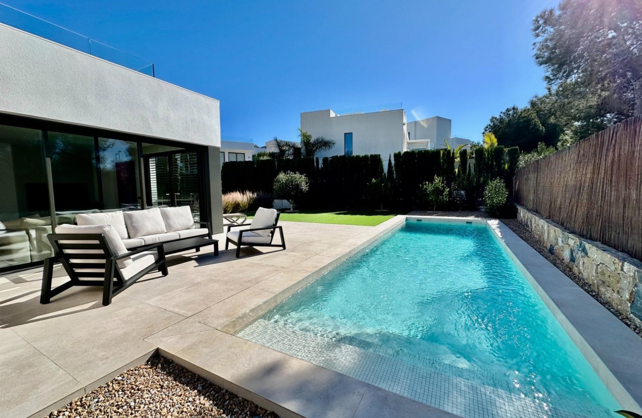 Venta - Chalet Independiente -
Orihuela - Las Colinas Golf
