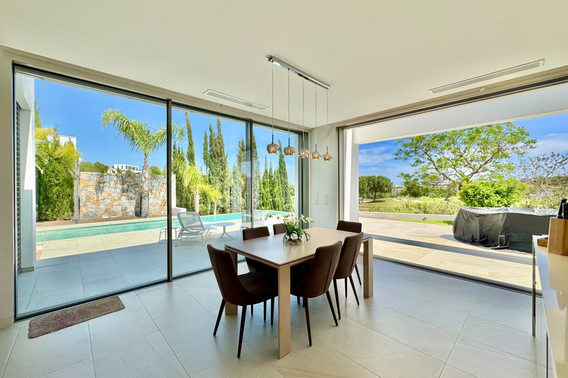 Venta - Chalet Independiente -
Orihuela - Las Colinas Golf