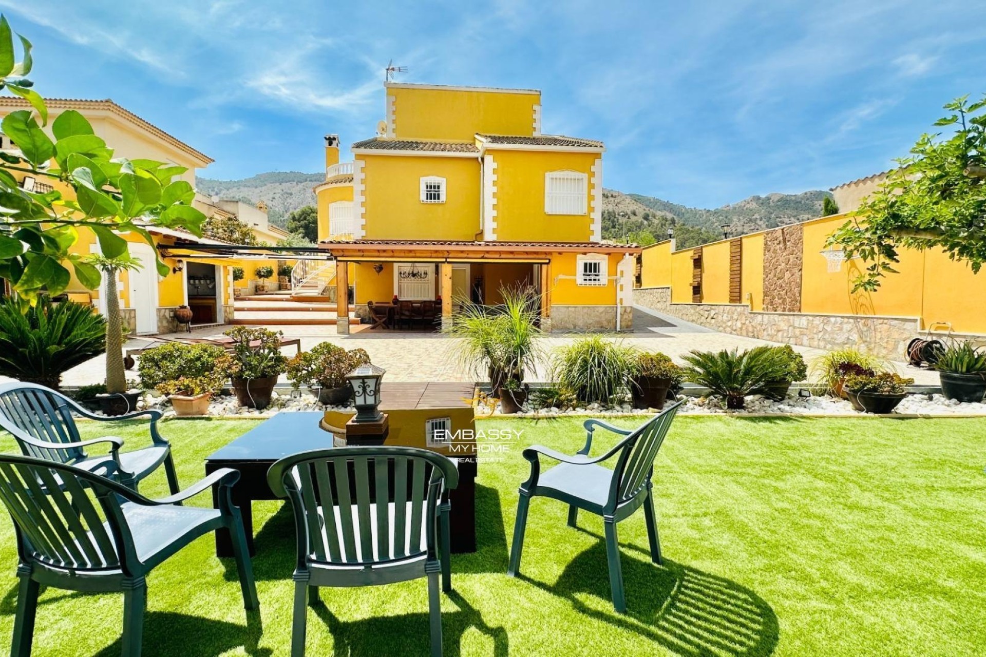 Venta - Chalet Independiente -
Orihuela - Urb. Montepinar