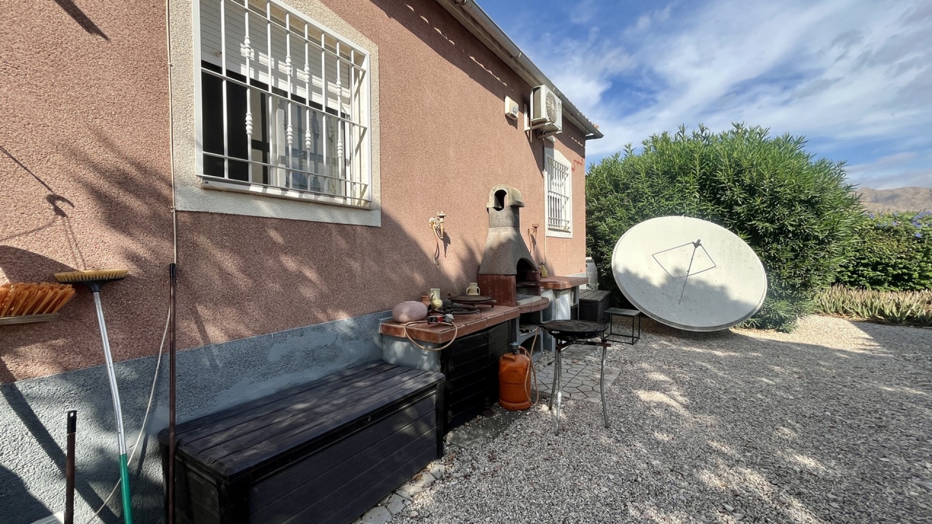 Venta - Chalet Independiente -
Orihuela