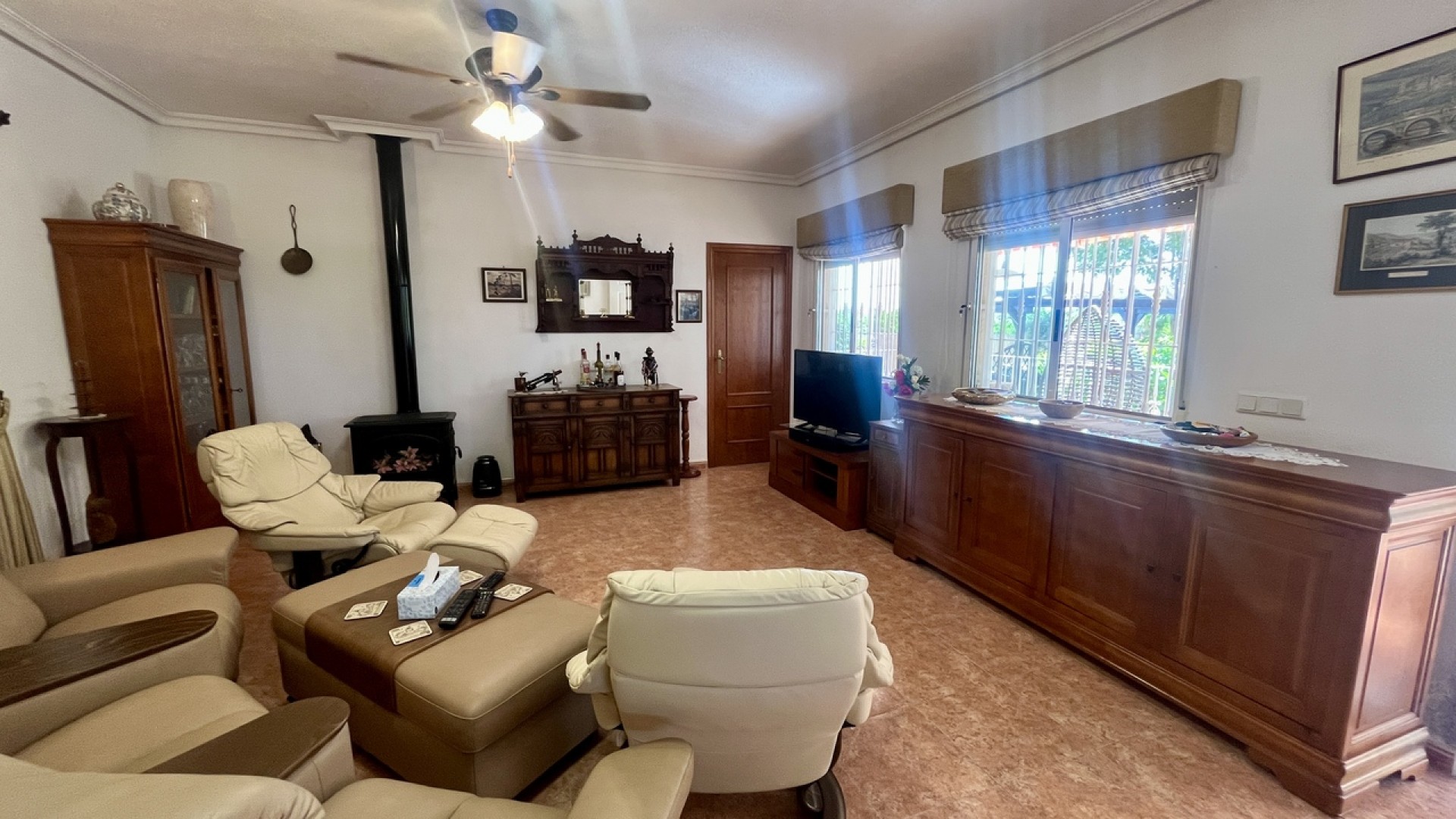 Venta - Chalet Independiente -
Orihuela