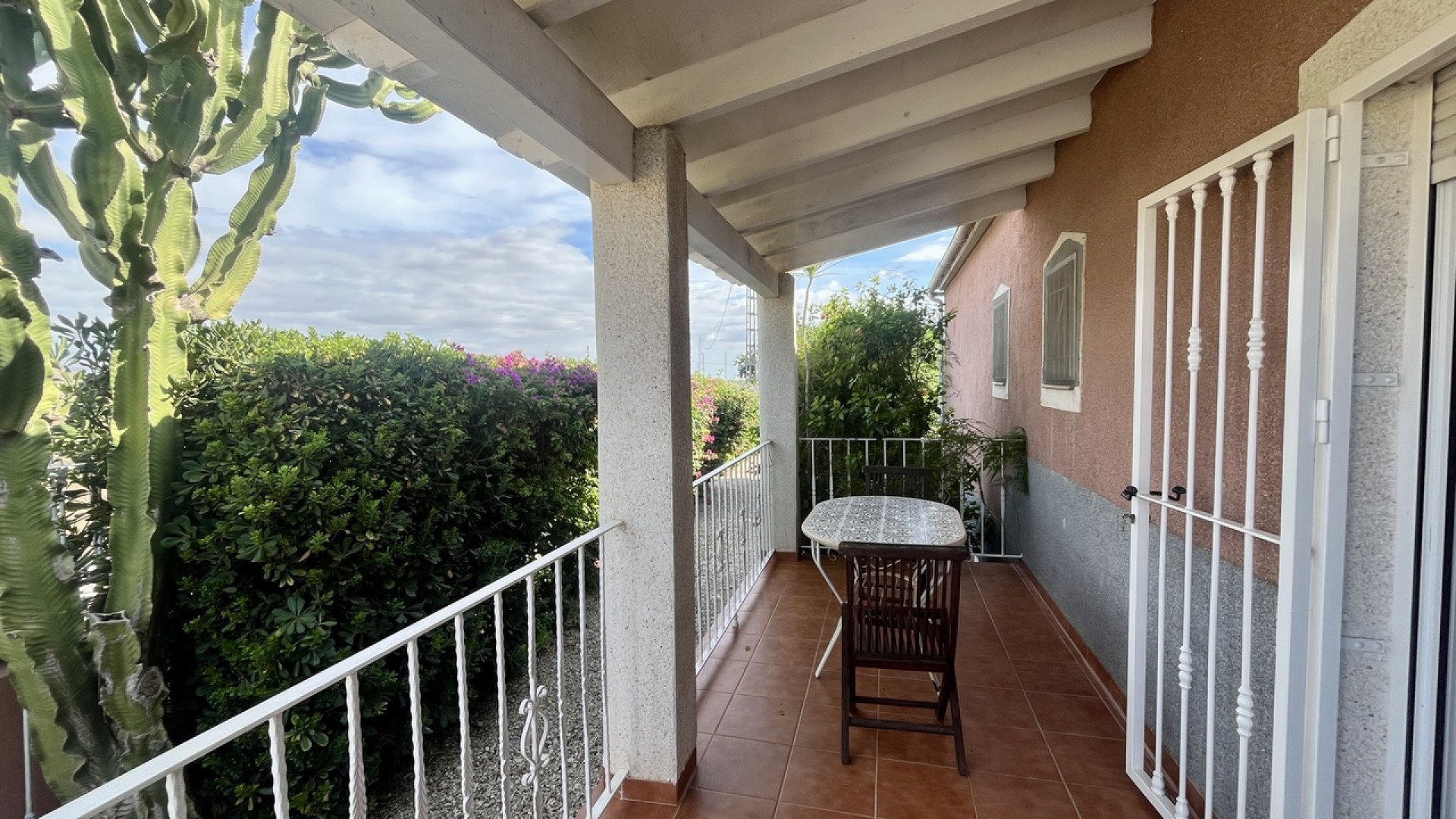 Venta - Chalet Independiente -
Orihuela