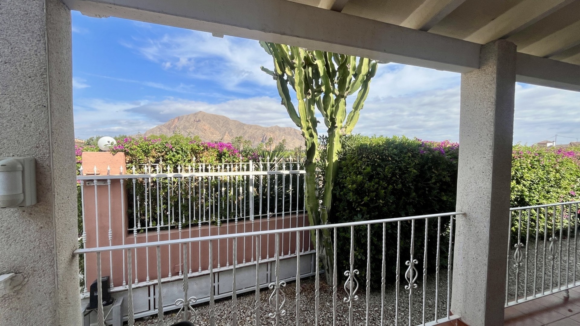 Venta - Chalet Independiente -
Orihuela