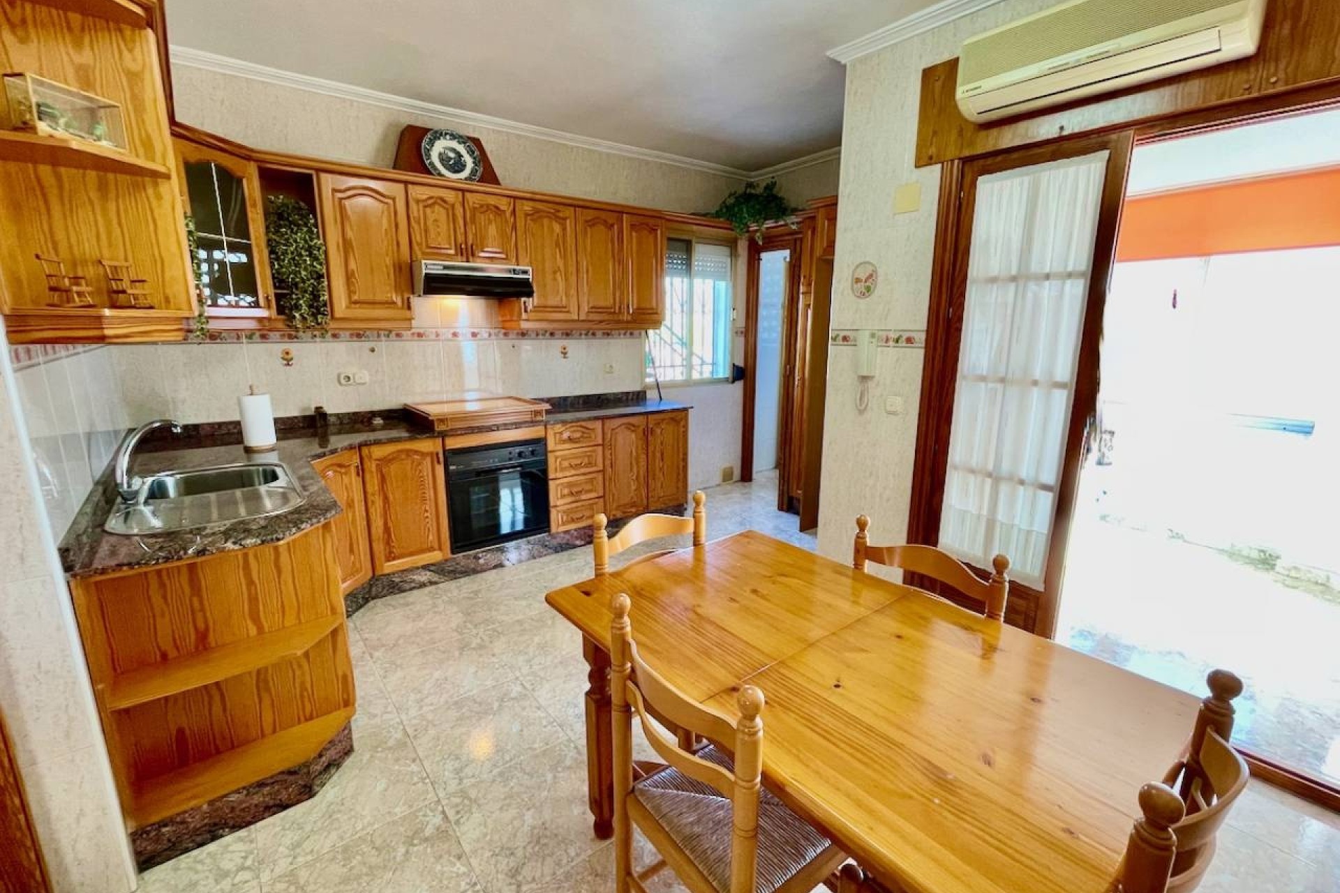 Venta - Chalet Independiente -
Orihuela