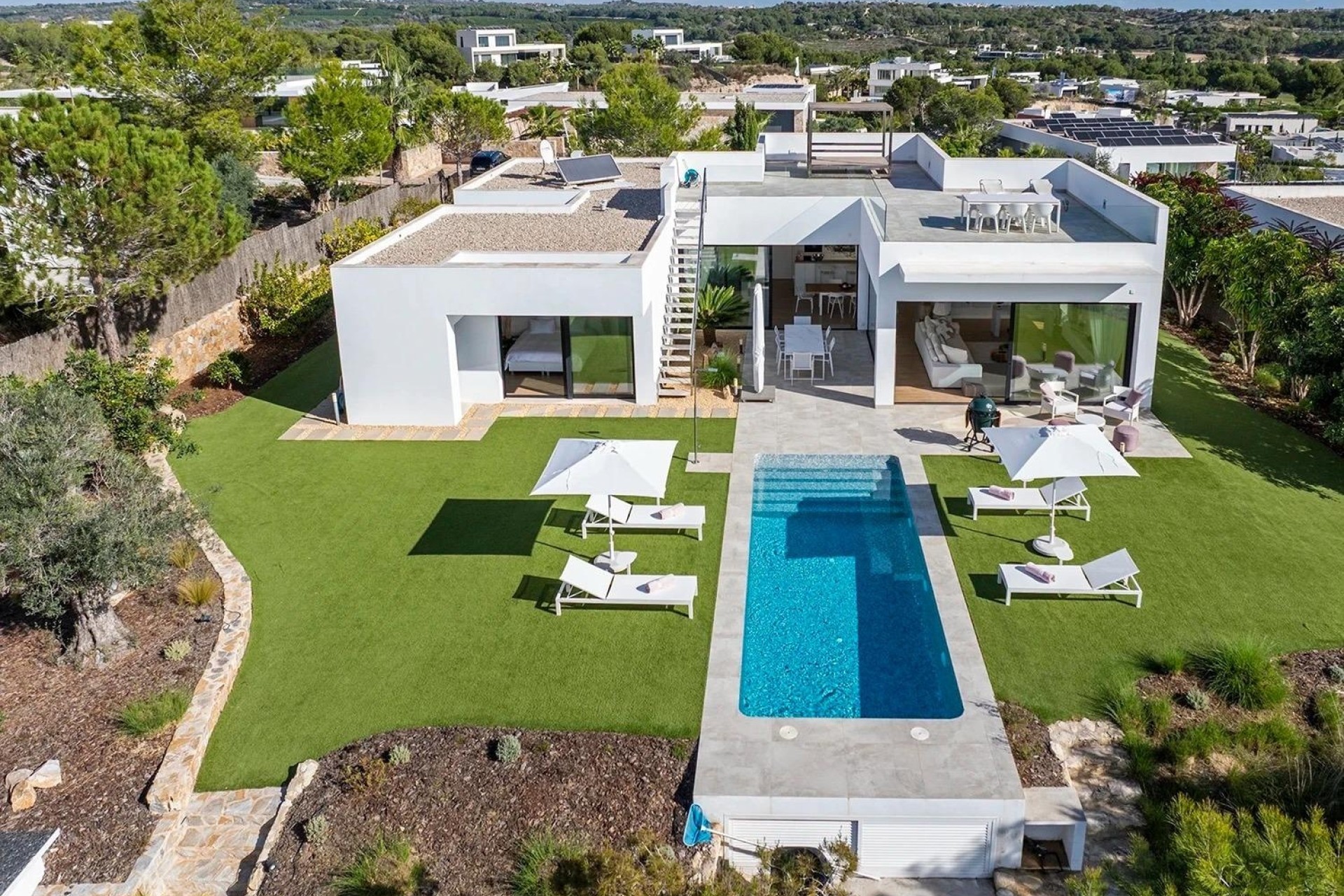 Venta - Chalet Independiente -
Orihuela