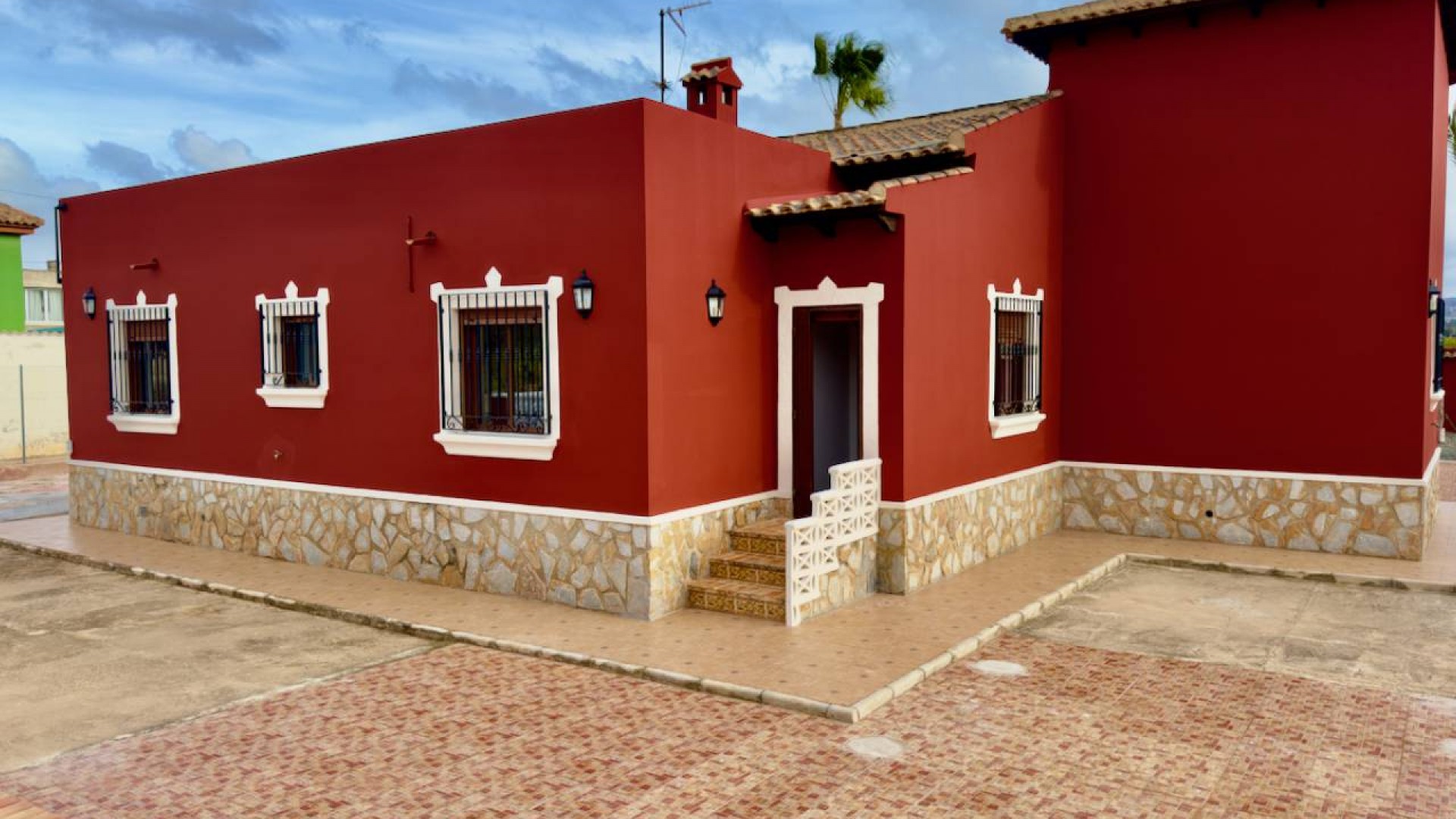 Venta - Chalet Independiente -
Orihuela