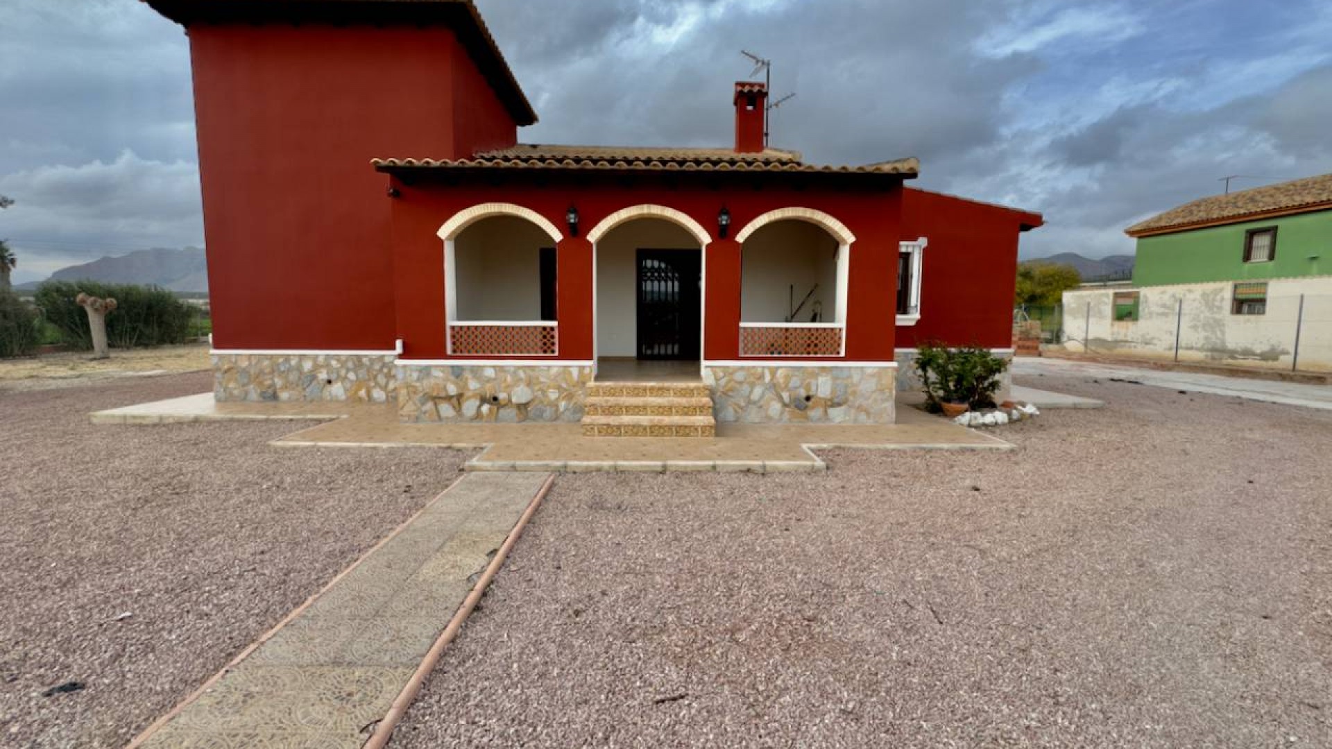 Venta - Chalet Independiente -
Orihuela