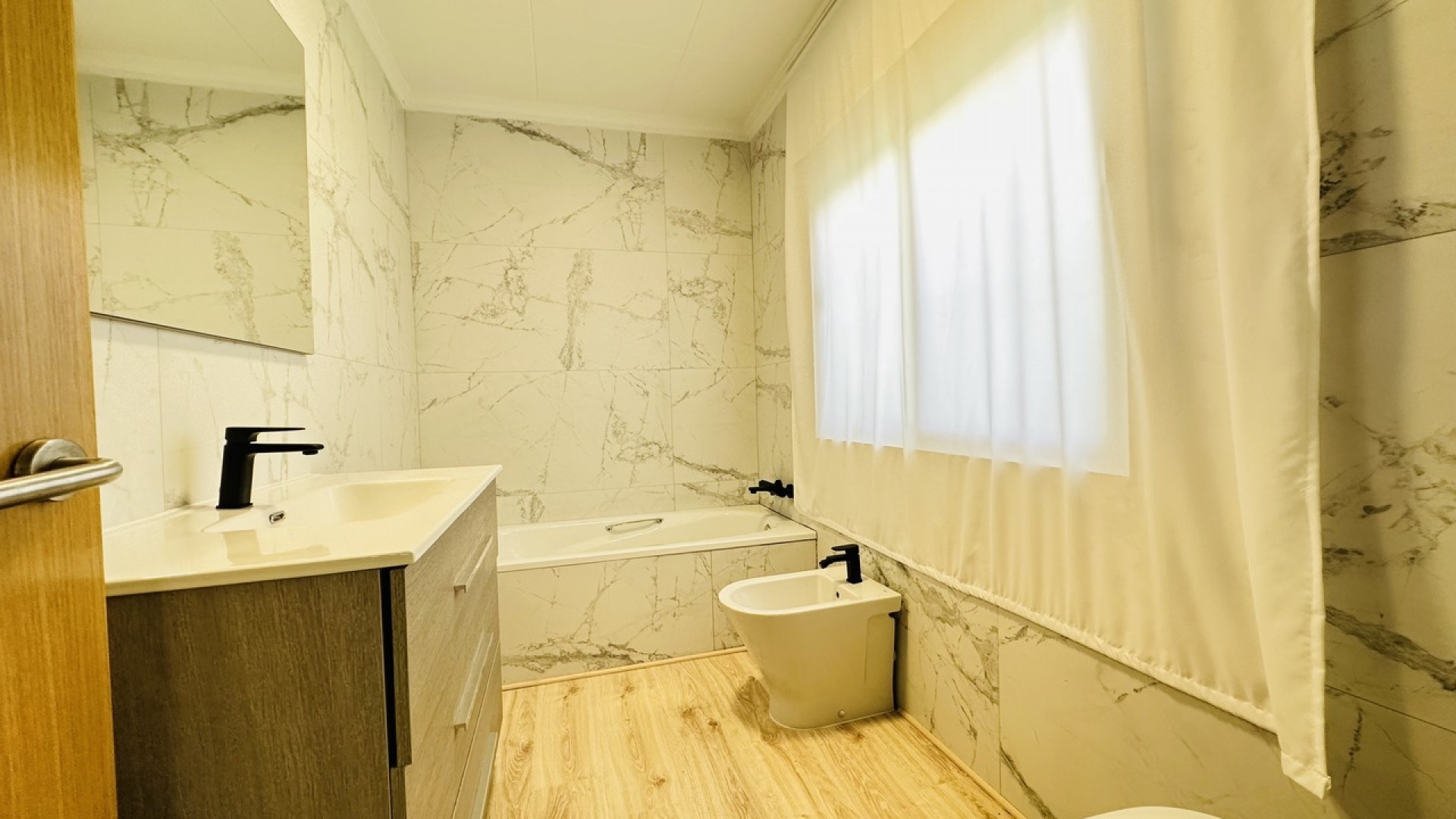 Venta - Chalet Independiente -
Orihuela