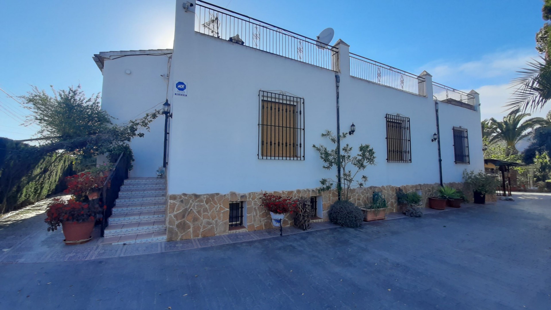 Venta - Chalet Independiente -
Orihuela
