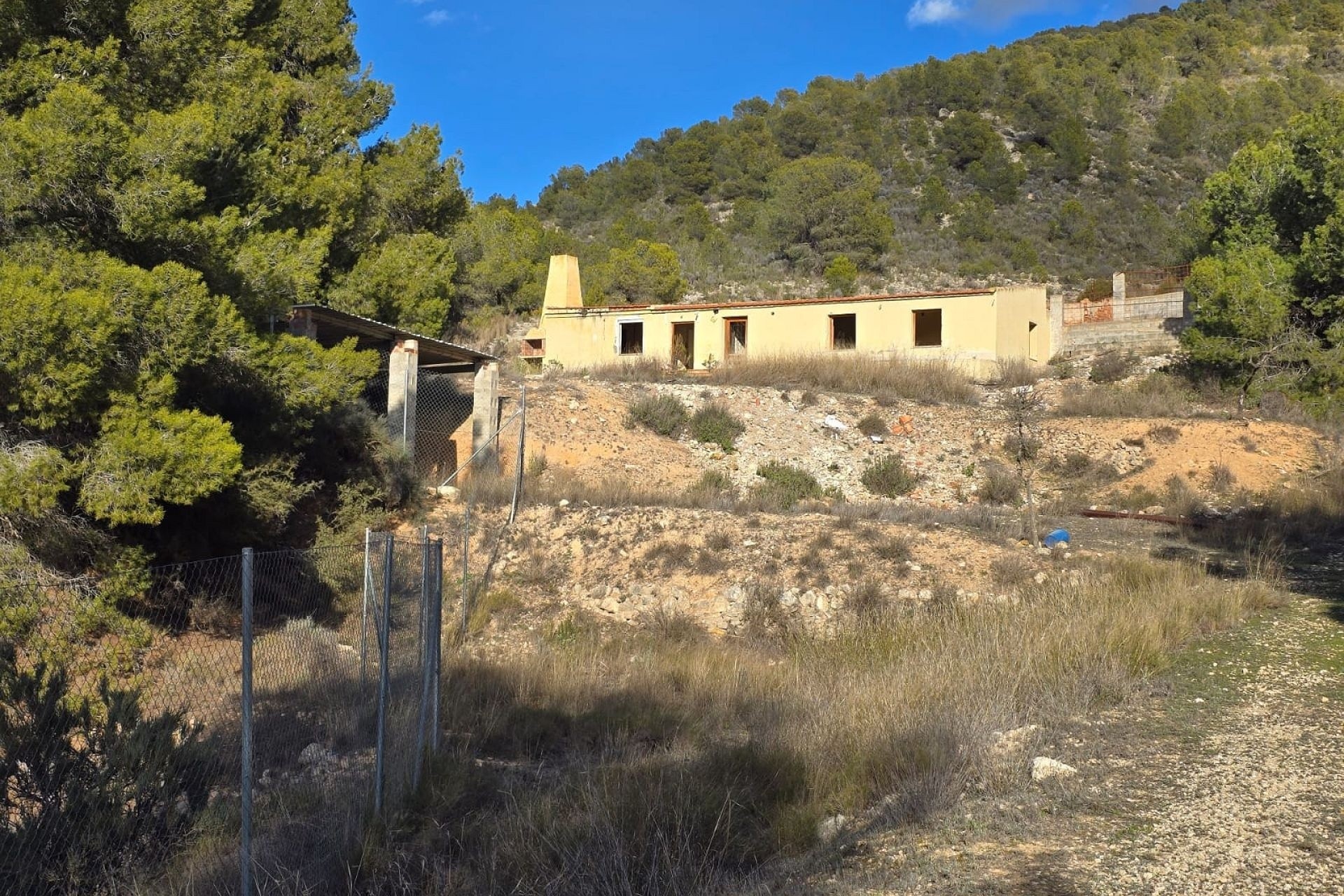 Venta - Chalet Independiente -
Petrer