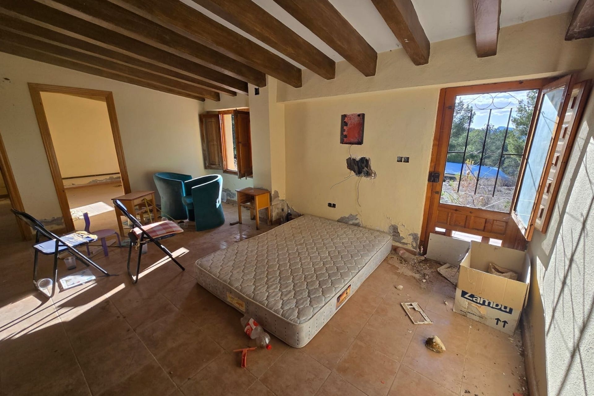 Venta - Chalet Independiente -
Petrer