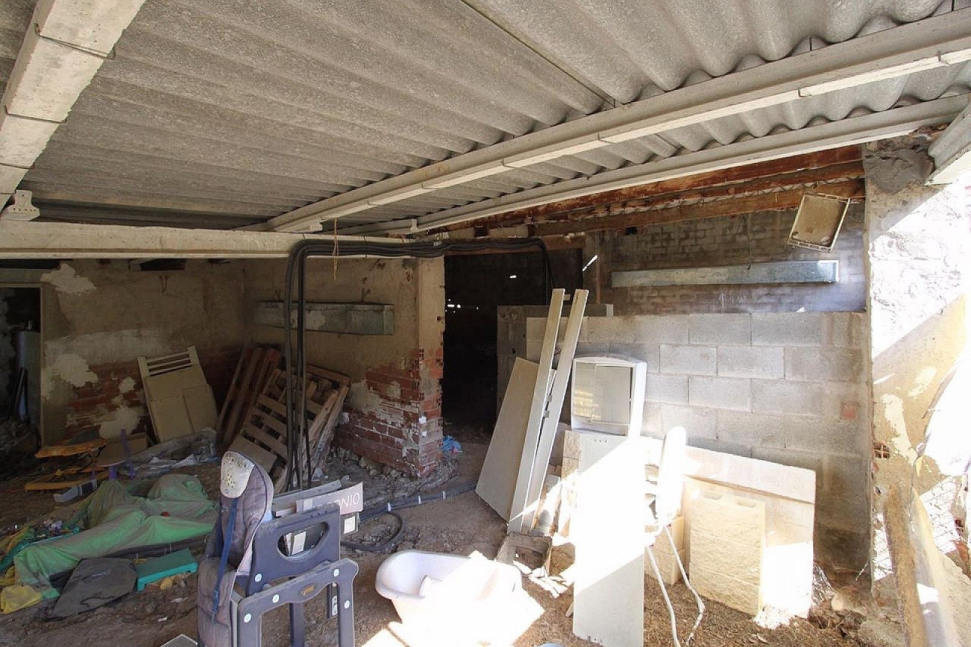 Venta - Chalet Independiente -
Petrer