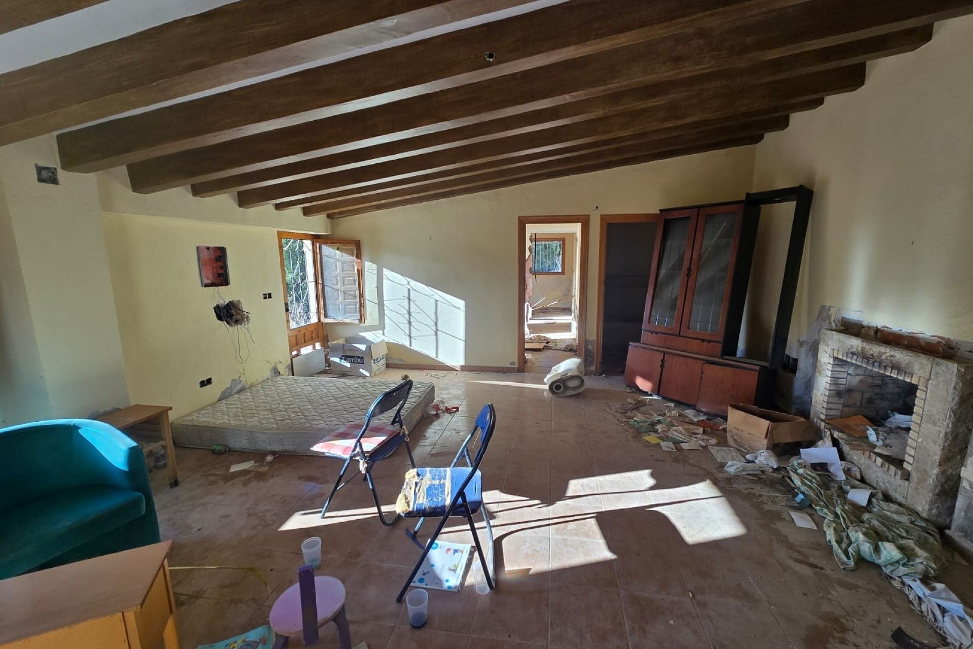 Venta - Chalet Independiente -
Petrer