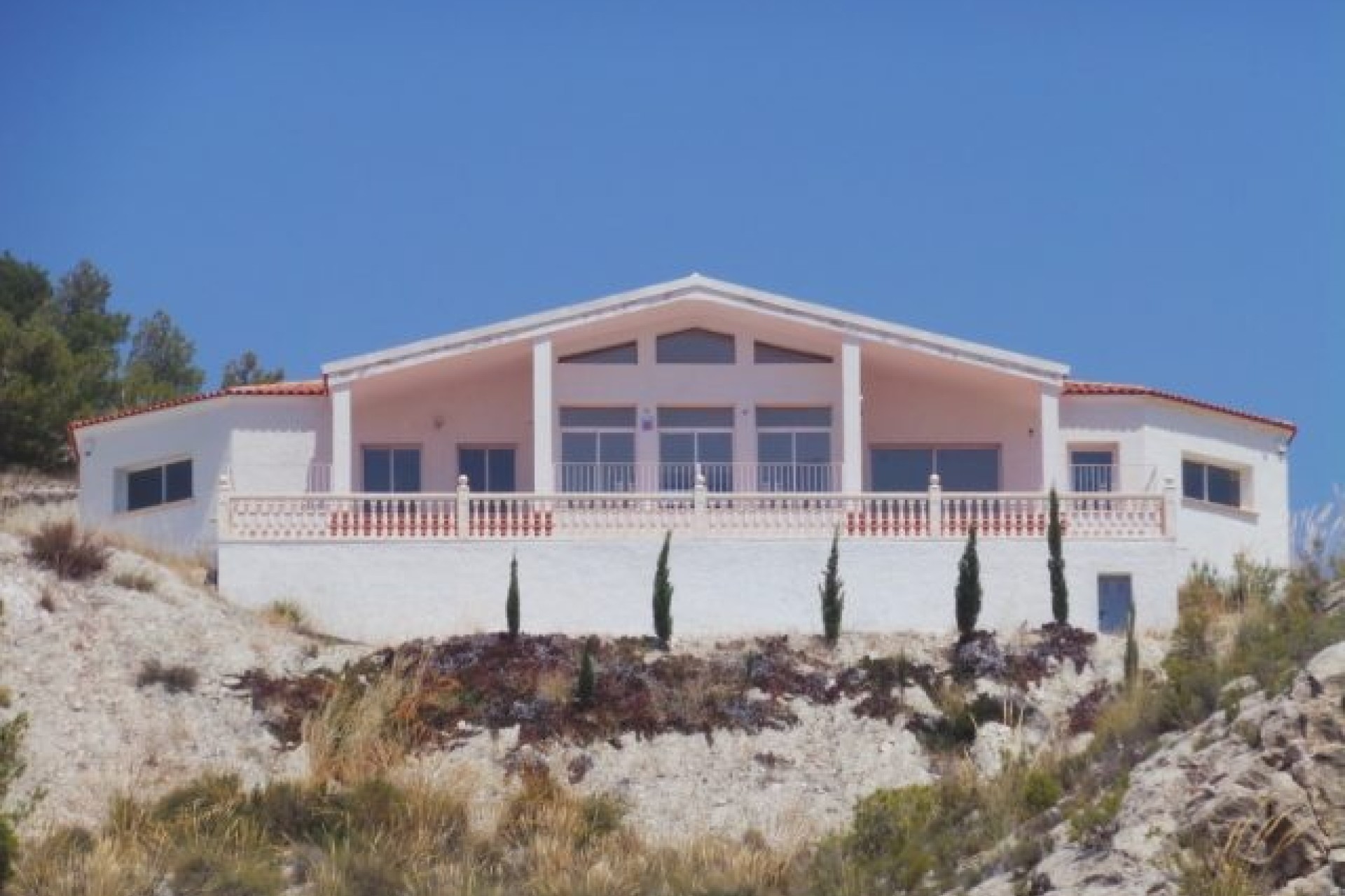 Venta - Chalet Independiente -
Petrer