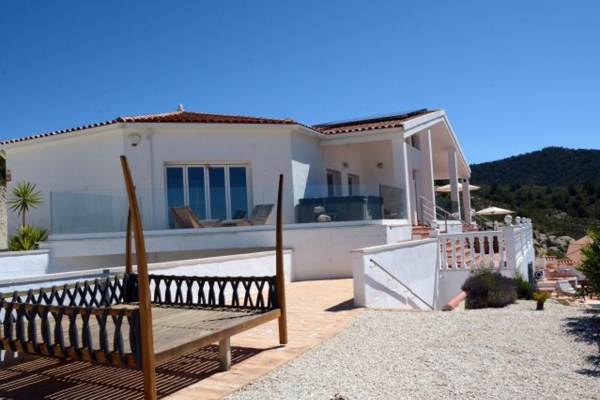 Venta - Chalet Independiente -
Petrer