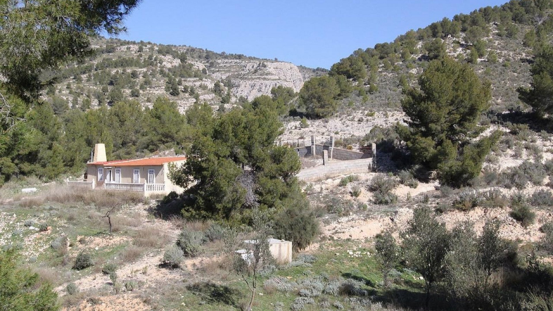 Venta - Chalet Independiente -
Petrer