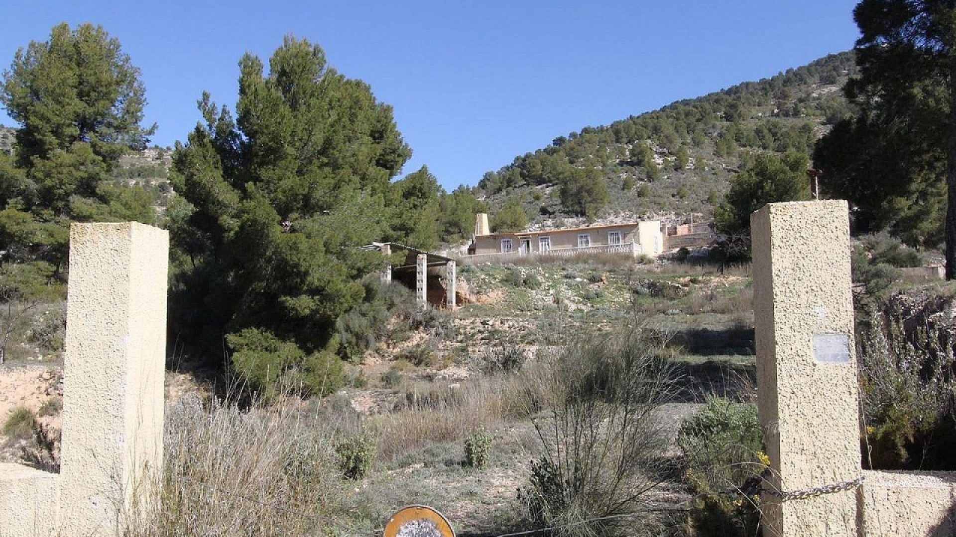 Venta - Chalet Independiente -
Petrer