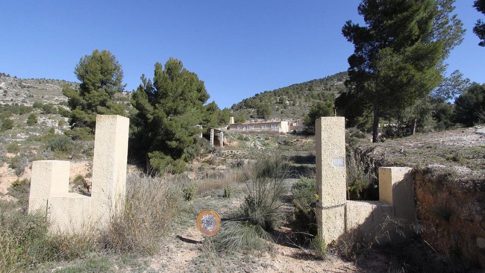 Venta - Chalet Independiente -
Petrer