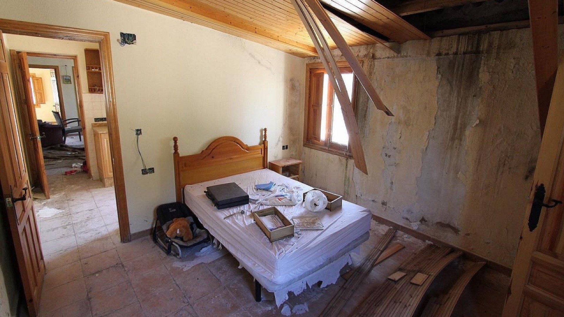 Venta - Chalet Independiente -
Petrer