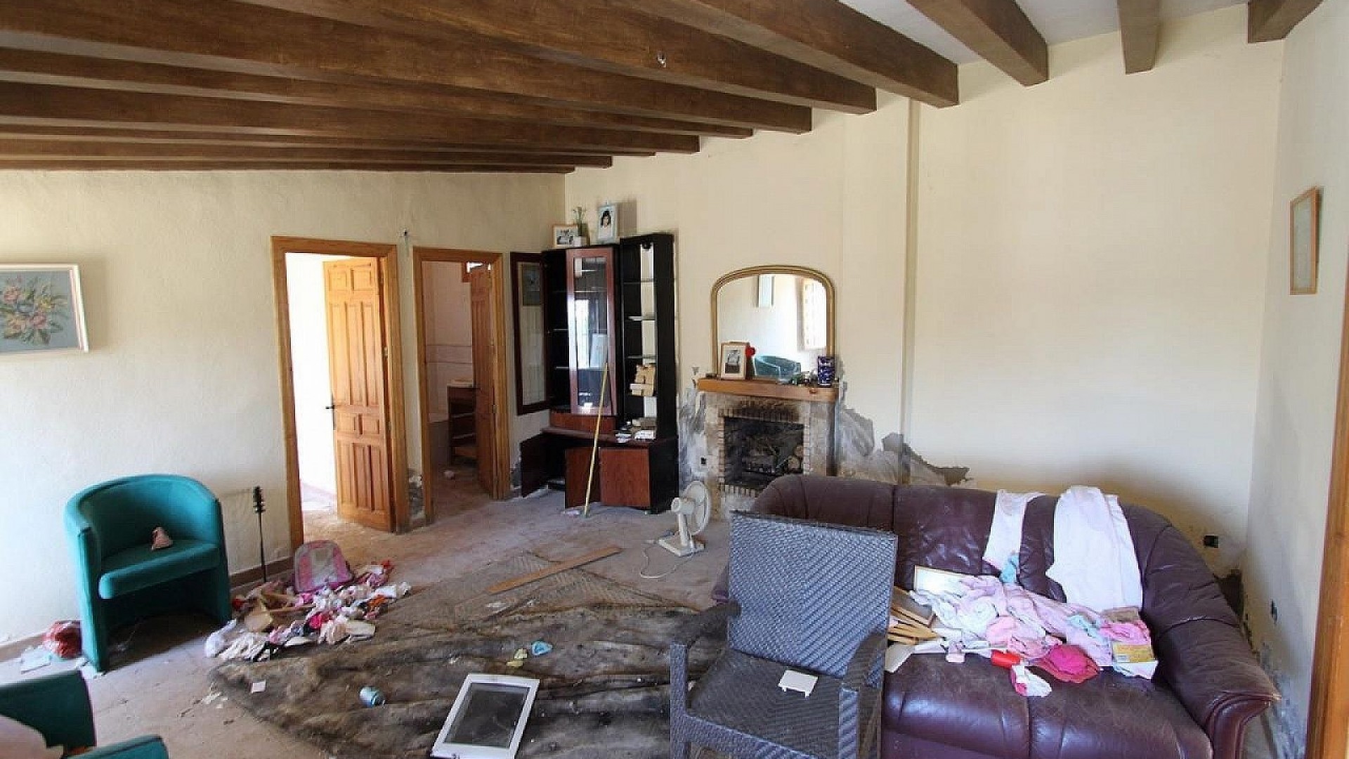 Venta - Chalet Independiente -
Petrer