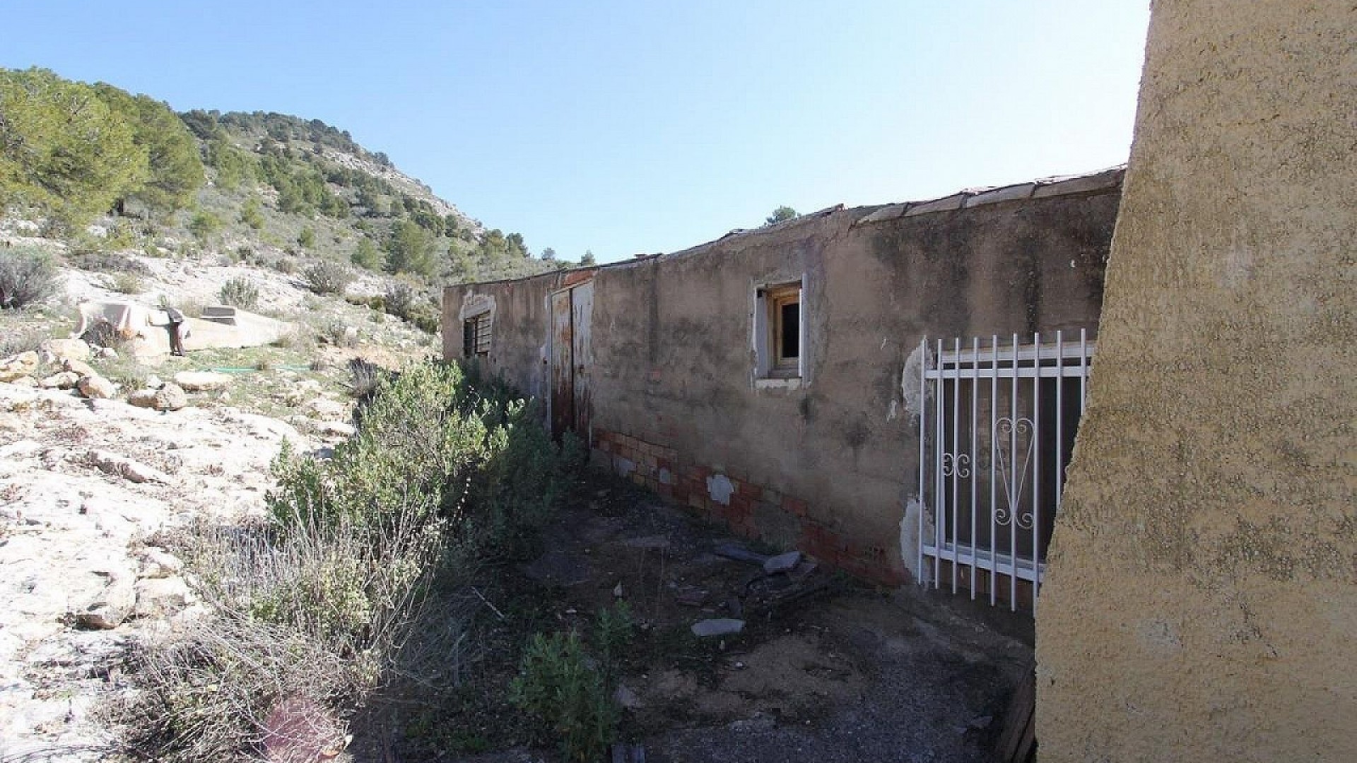 Venta - Chalet Independiente -
Petrer