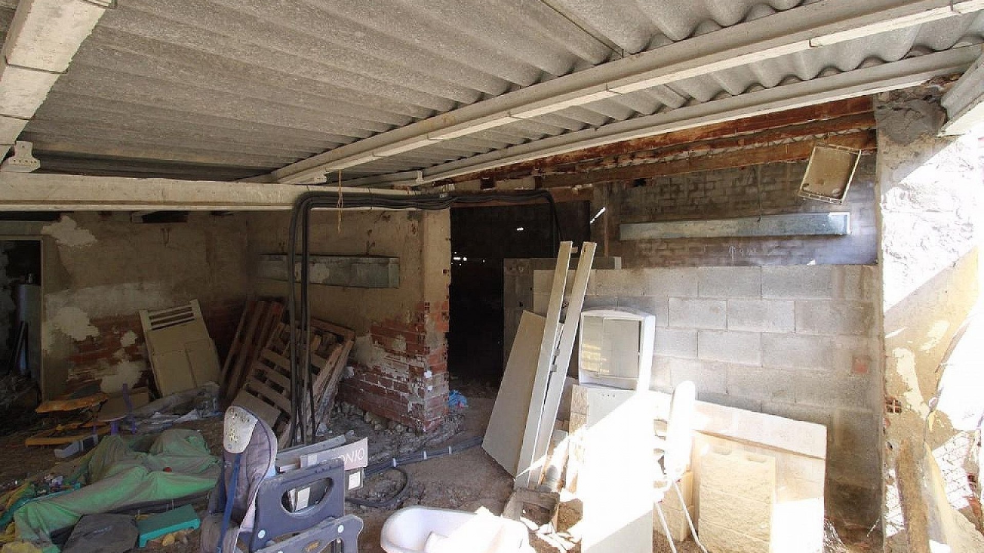 Venta - Chalet Independiente -
Petrer