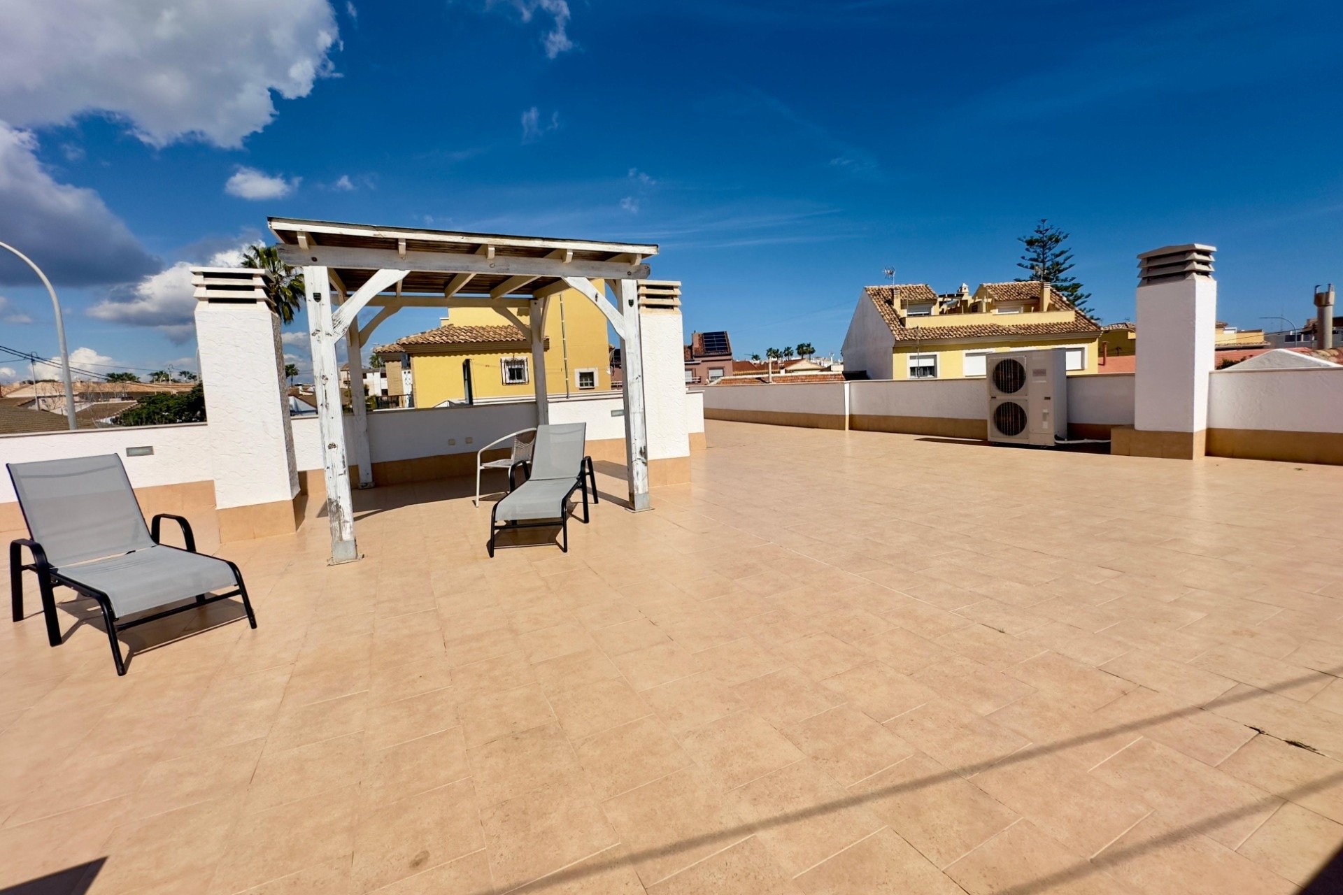 Venta - Chalet Independiente -
Pilar de la Horadada - Torre de la Horadada