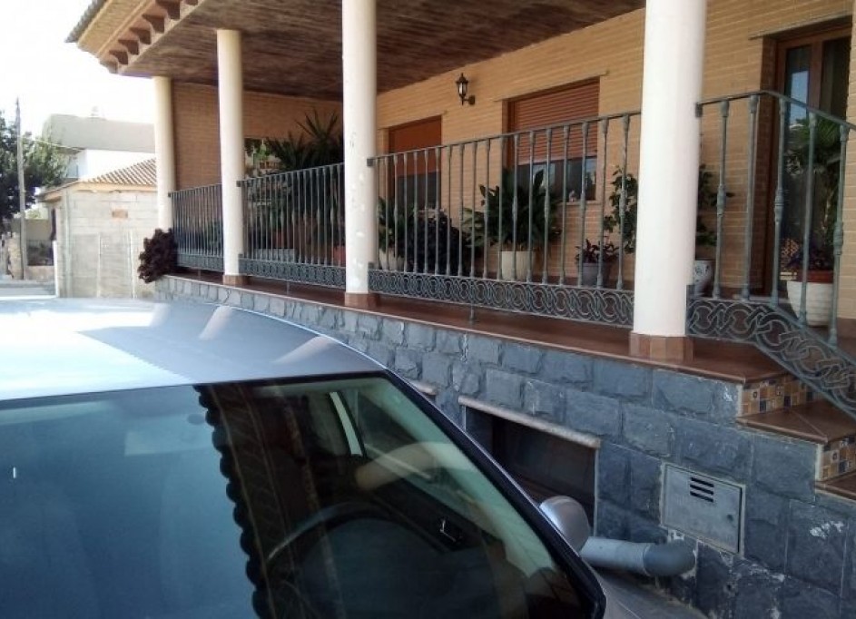 Venta - Chalet Independiente -
Pilar de la Horadada