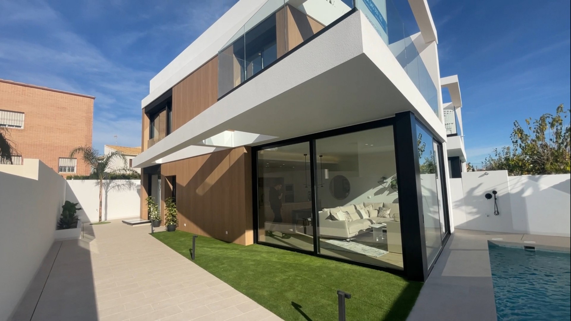 Venta - Chalet Independiente -
Pilar de la Horadada