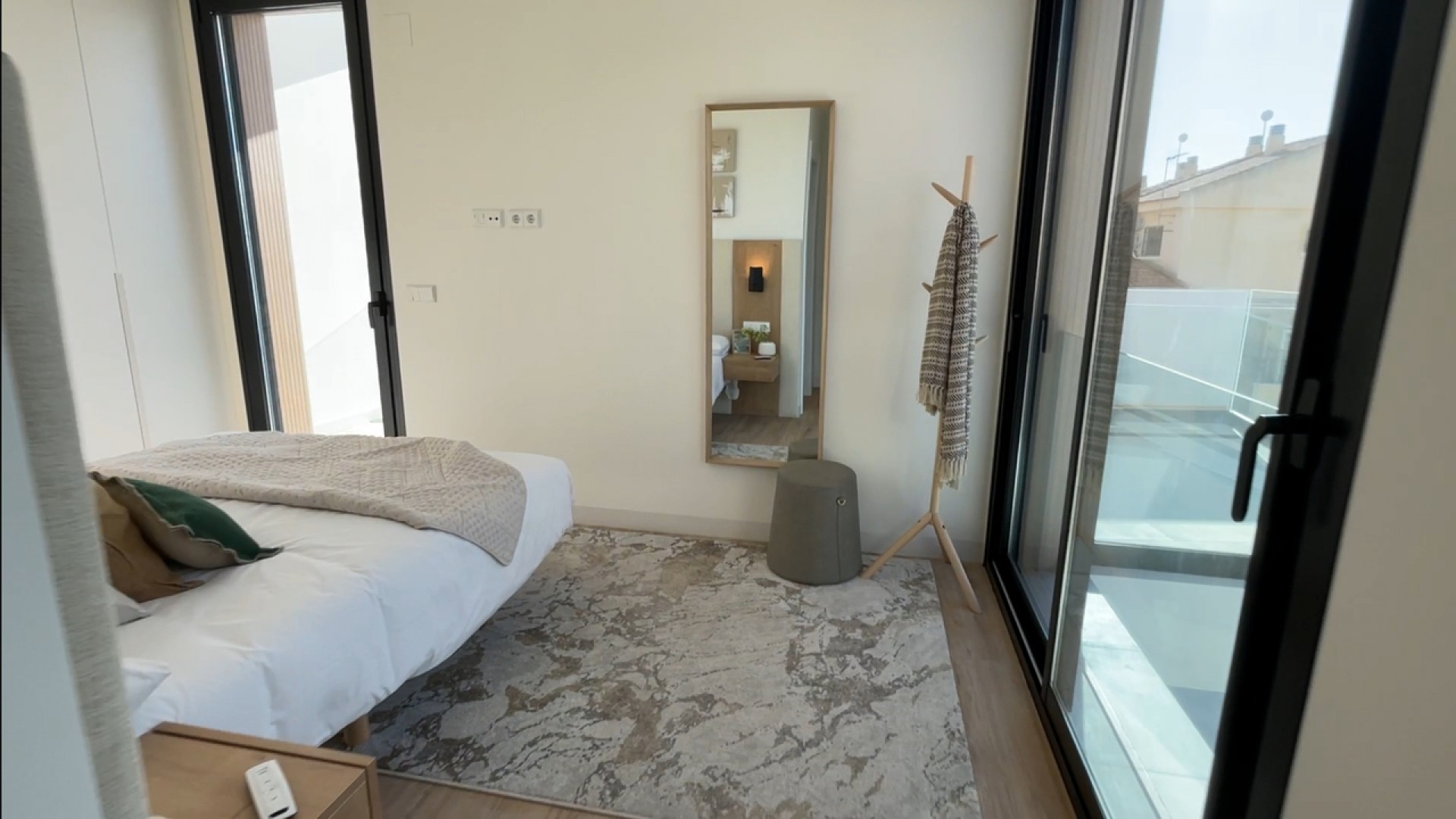 Venta - Chalet Independiente -
Pilar de la Horadada