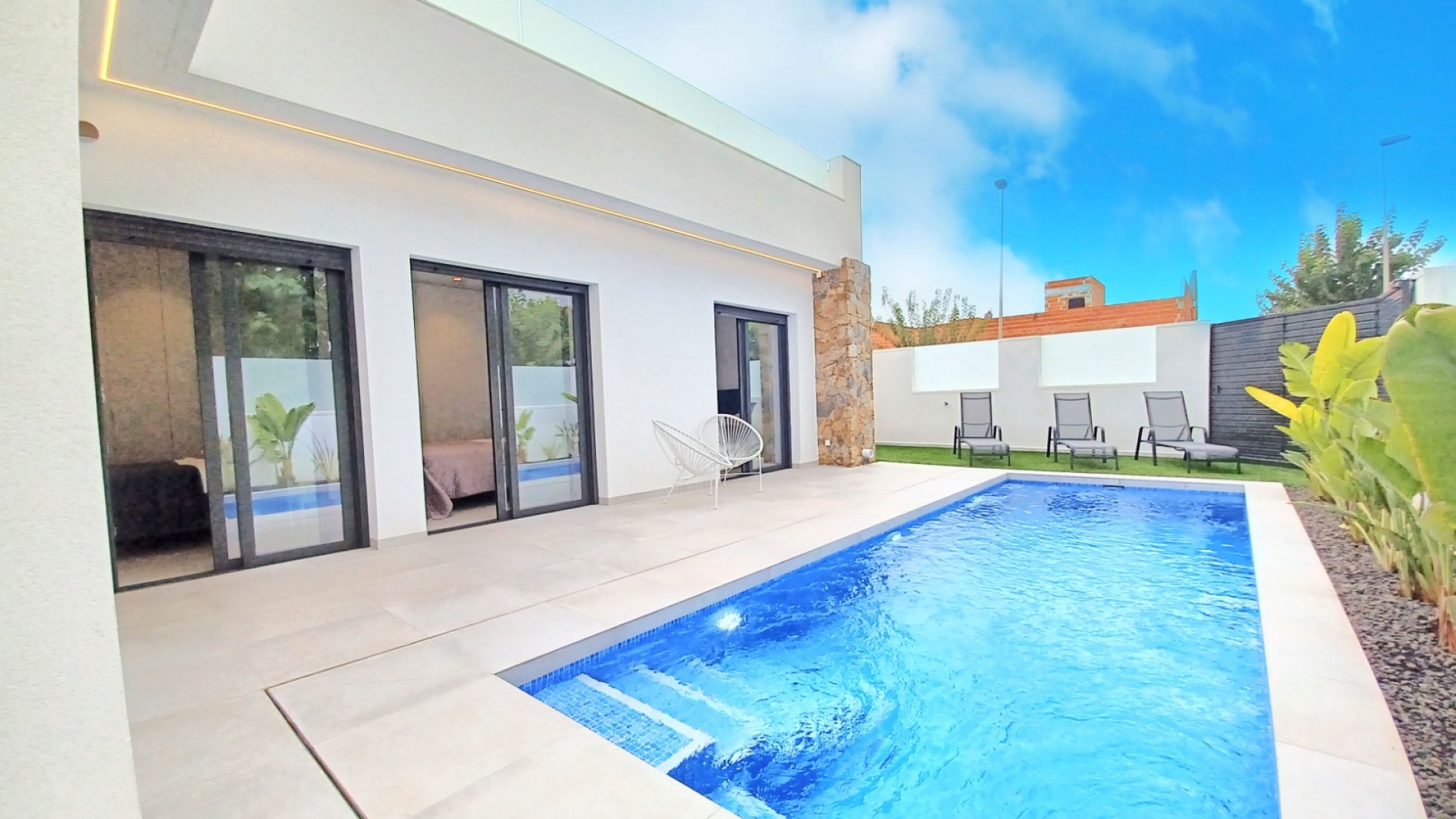 Venta - Chalet Independiente -
Pilar de la Horadada