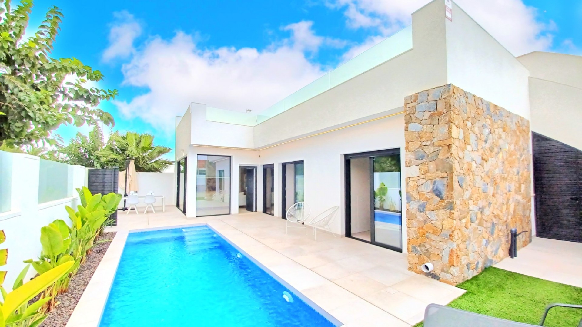 Venta - Chalet Independiente -
Pilar de la Horadada