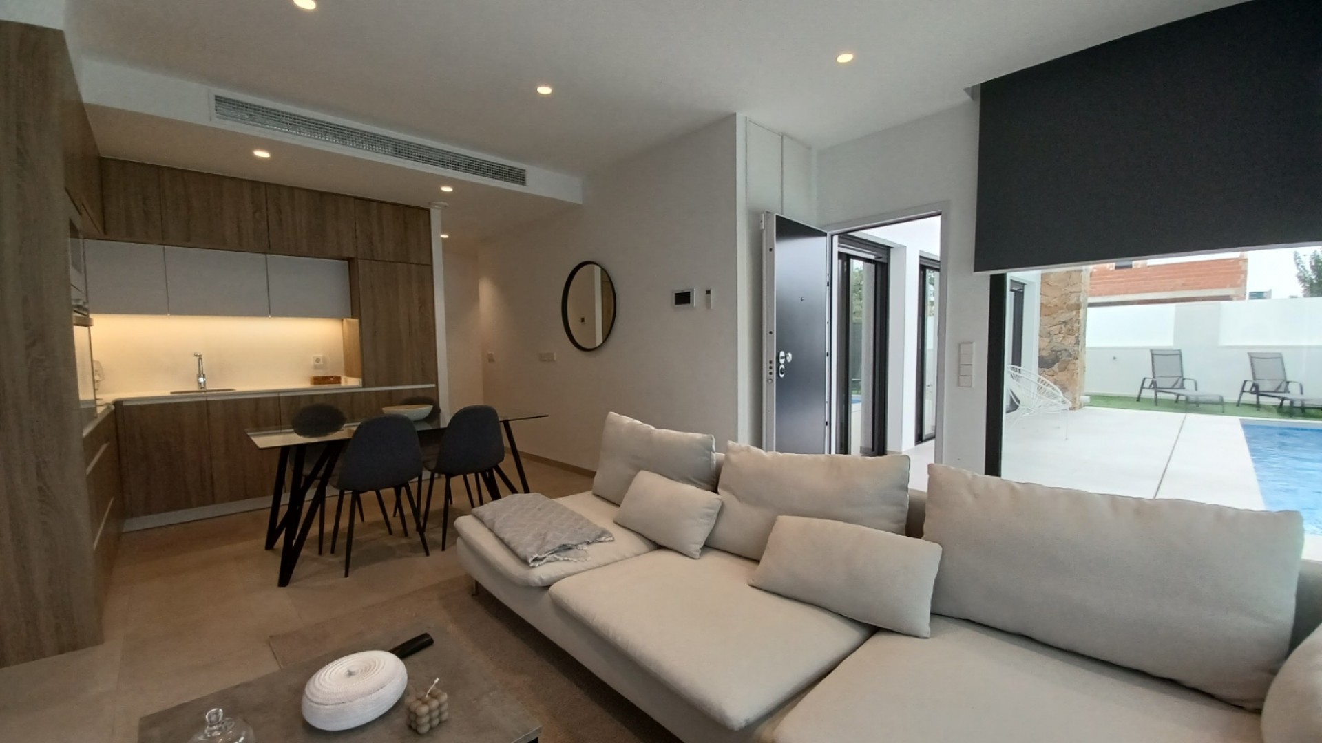 Venta - Chalet Independiente -
Pilar de la Horadada