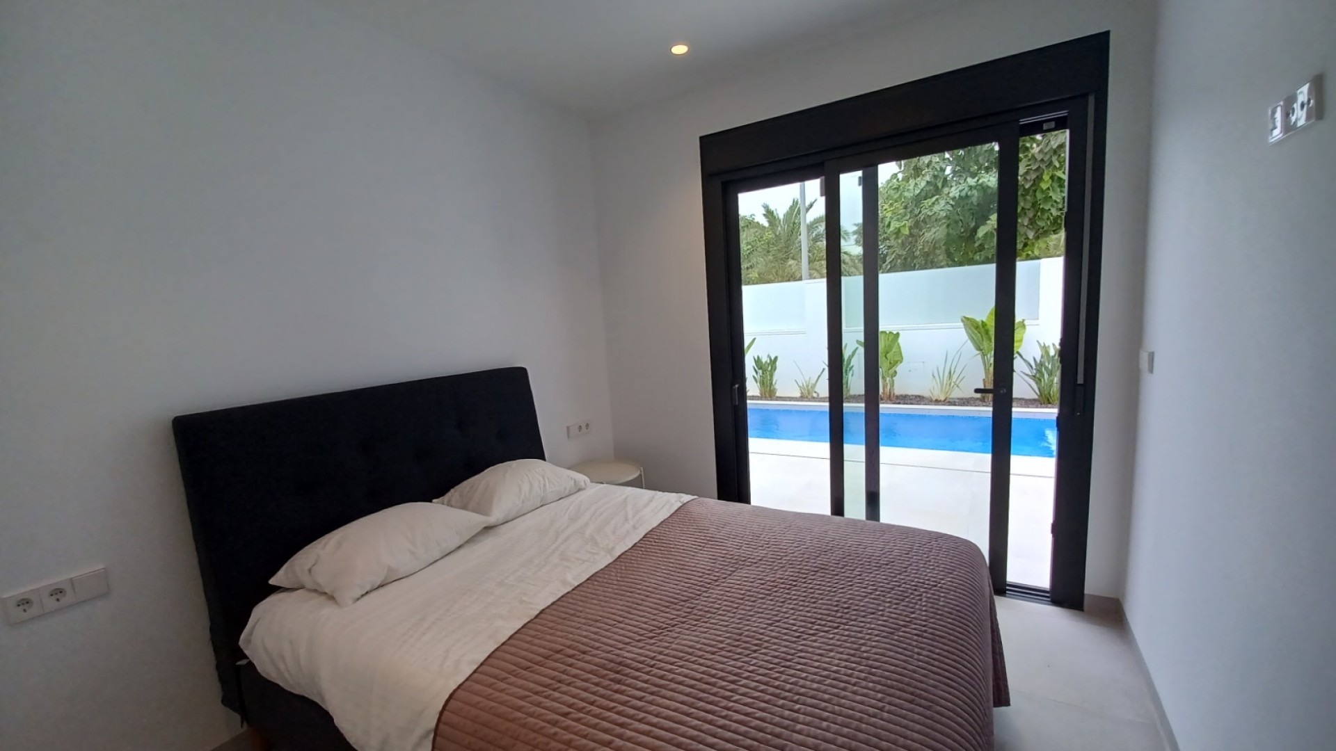 Venta - Chalet Independiente -
Pilar de la Horadada