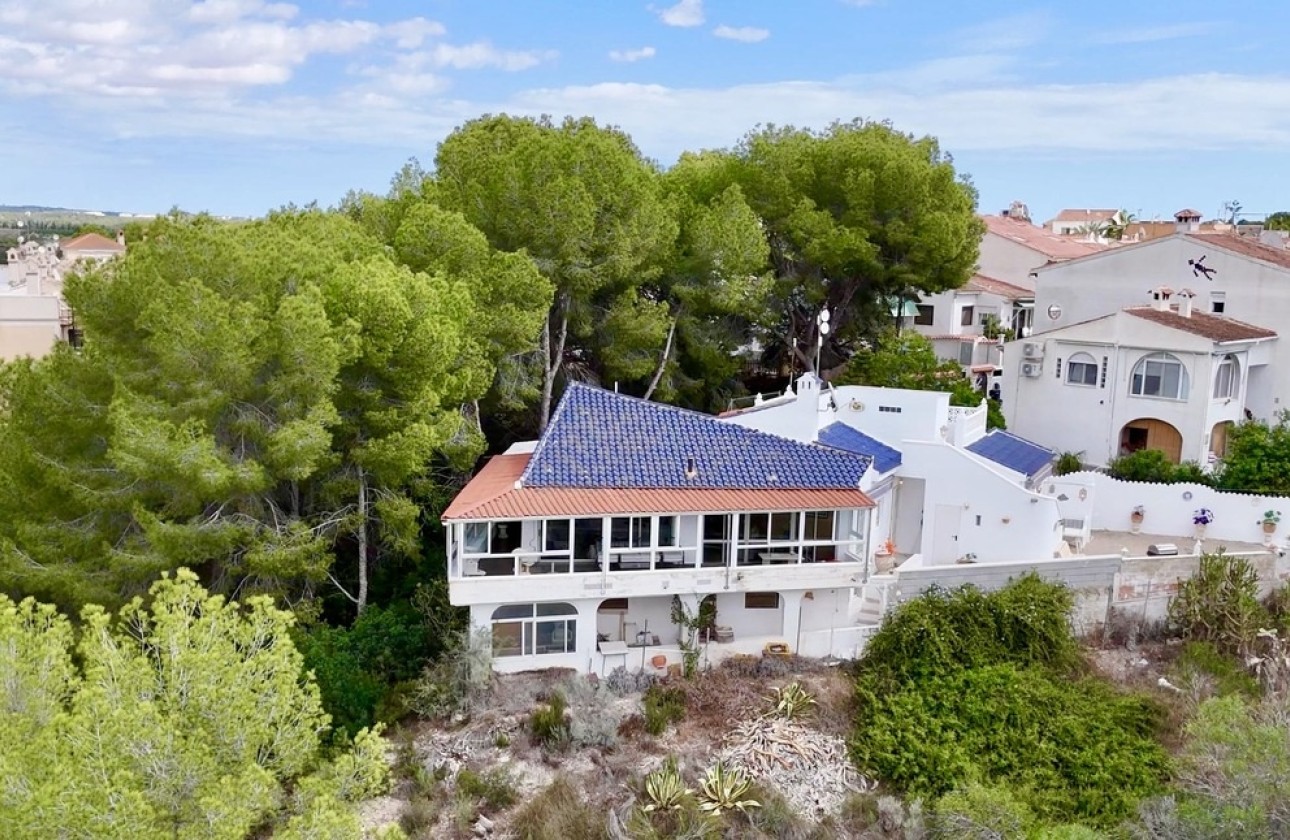 Venta - Chalet Independiente -
Pinar de Campoverde - Campoverde