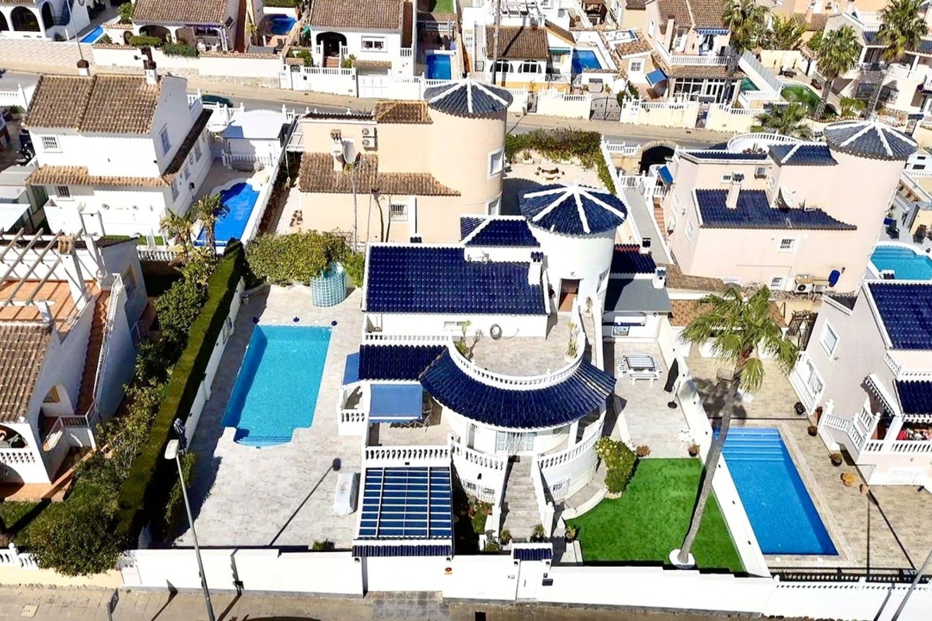 Venta - Chalet Independiente -
Pinar de Campoverde - Inland
