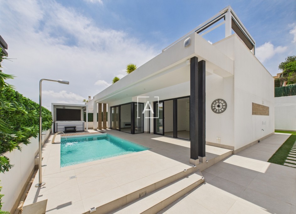 Venta - Chalet Independiente -
Pinar de Campoverde