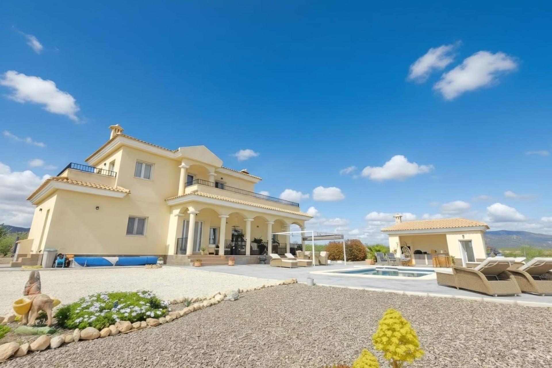 Venta - Chalet Independiente -
Pinoso - Inland